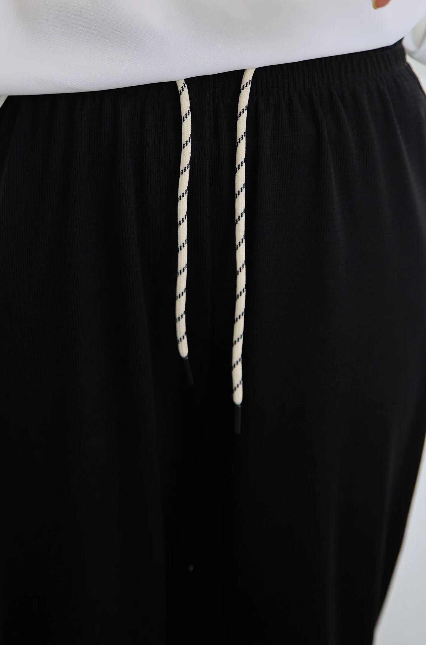 ブレイドロープさらっとセミワイドパンツ