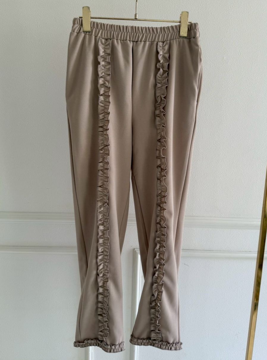 ★MAYUちゃんLIVE限定SALE★ストレッチセンターフリル体型カバーパンツ(aj020(6820))