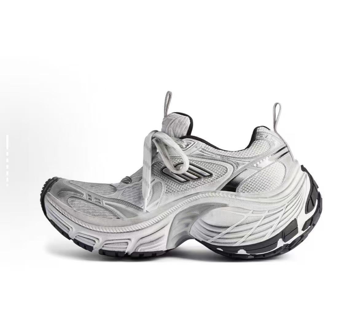 巴黎世家 10XL 系列