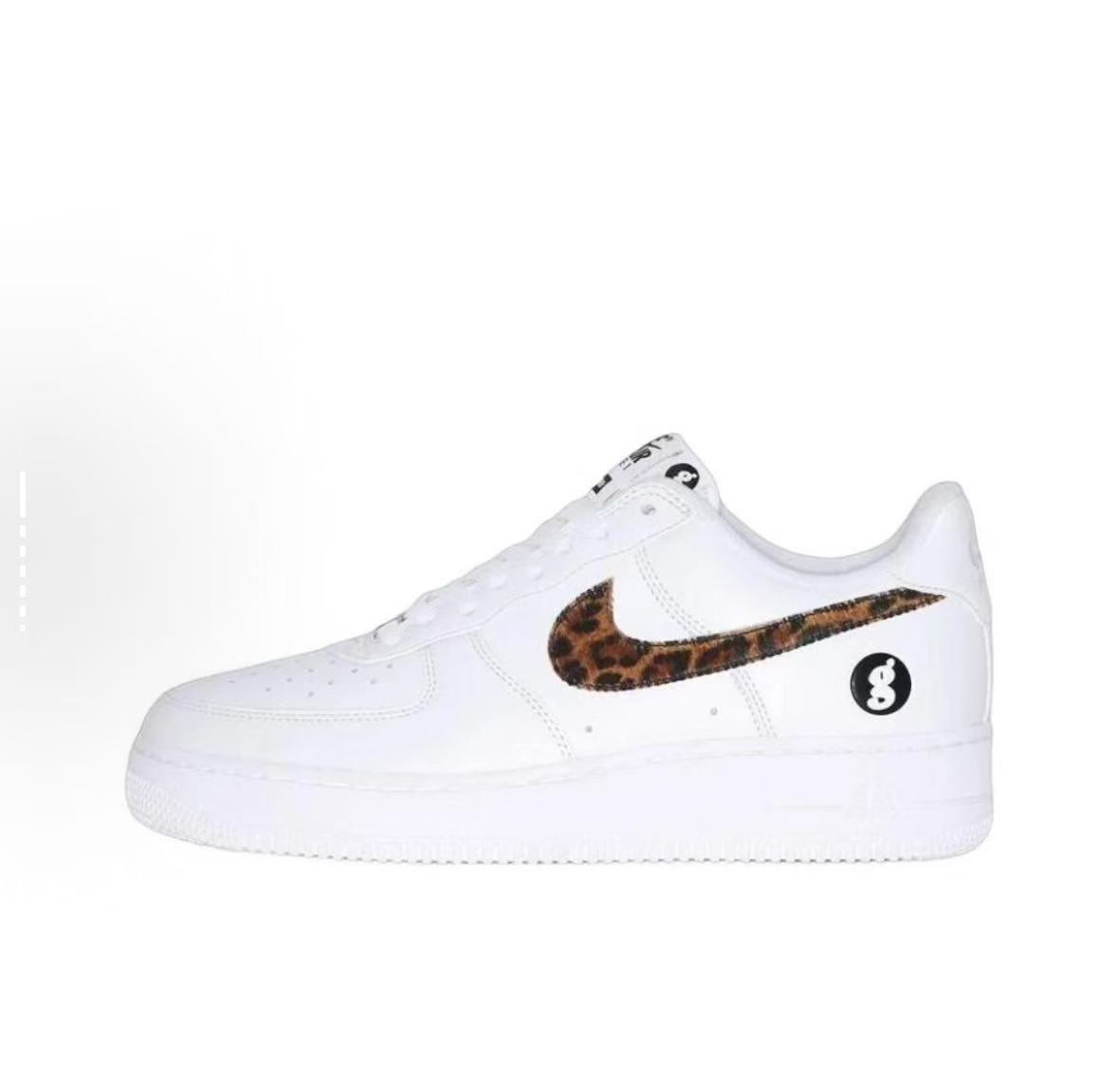 Supreme x Nike Air Force 1 系列