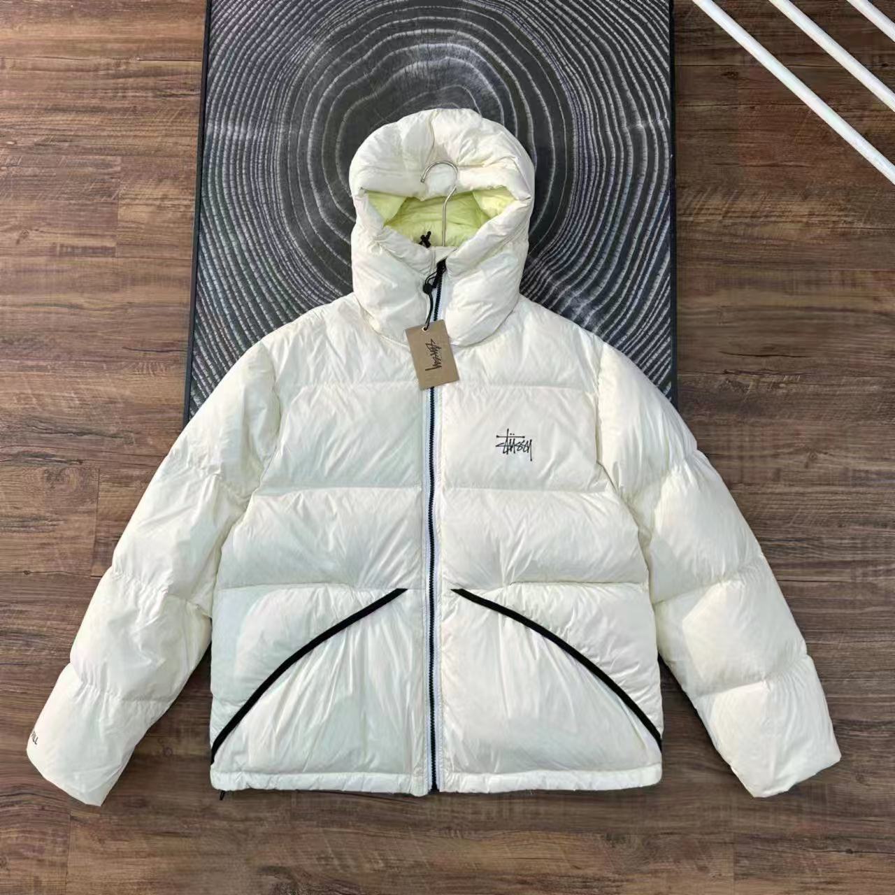 Stussy Micro Ripstop 輕羽絨連帽短款外套 純色百搭 男女同款