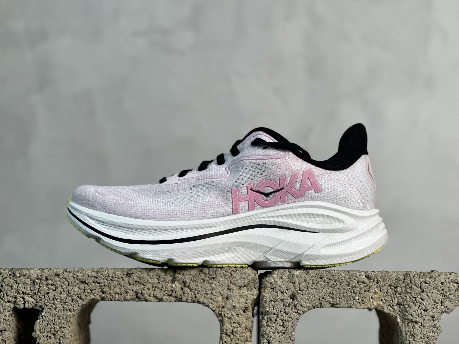 HOKA ONE ONE CLIFTON 10
