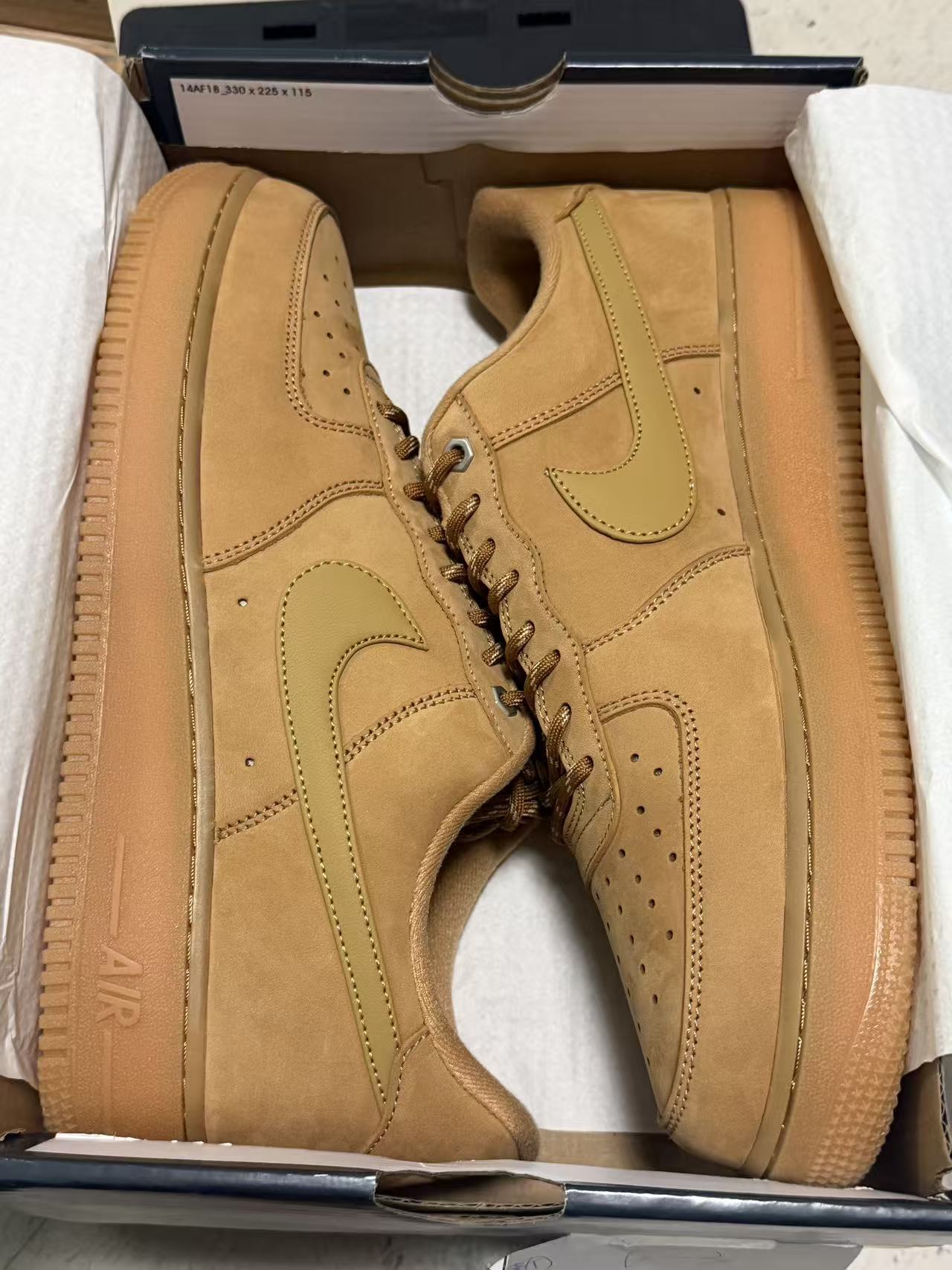 31 cm  31.5cm台倉鞋子現貨（售出之後不退不換）