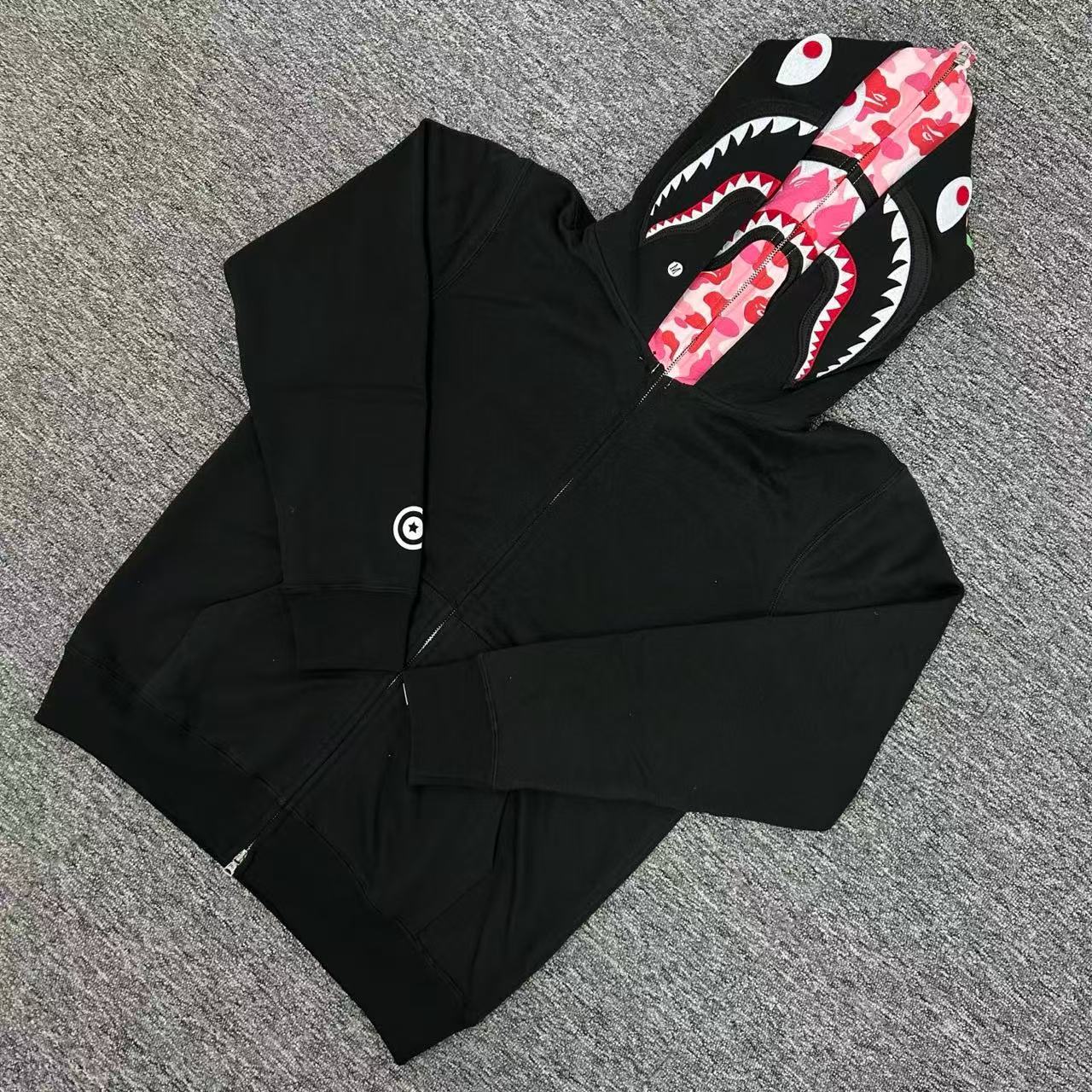 BAPE 迷彩鲨鱼连帽拉链卫衣
