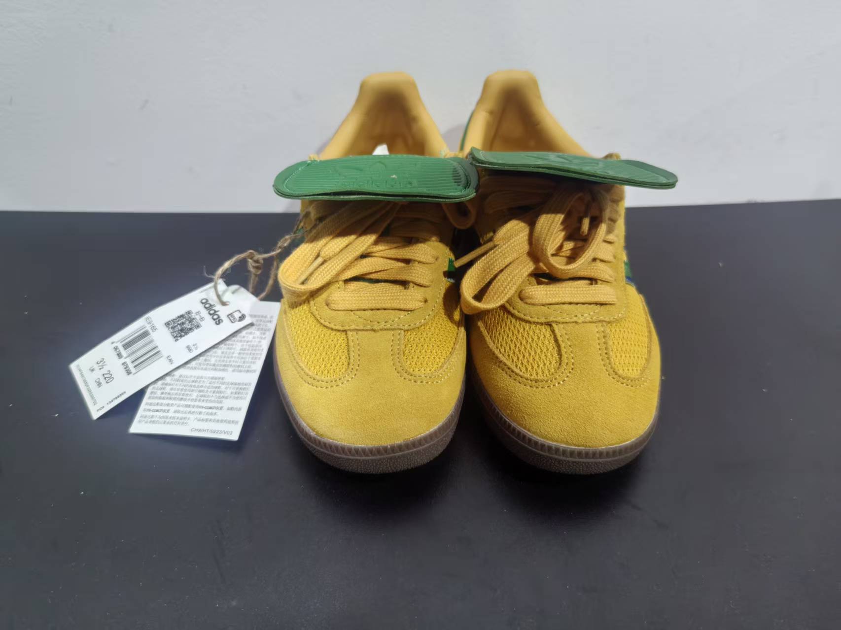 特價鞋款22cm 售出不退不換 B0983