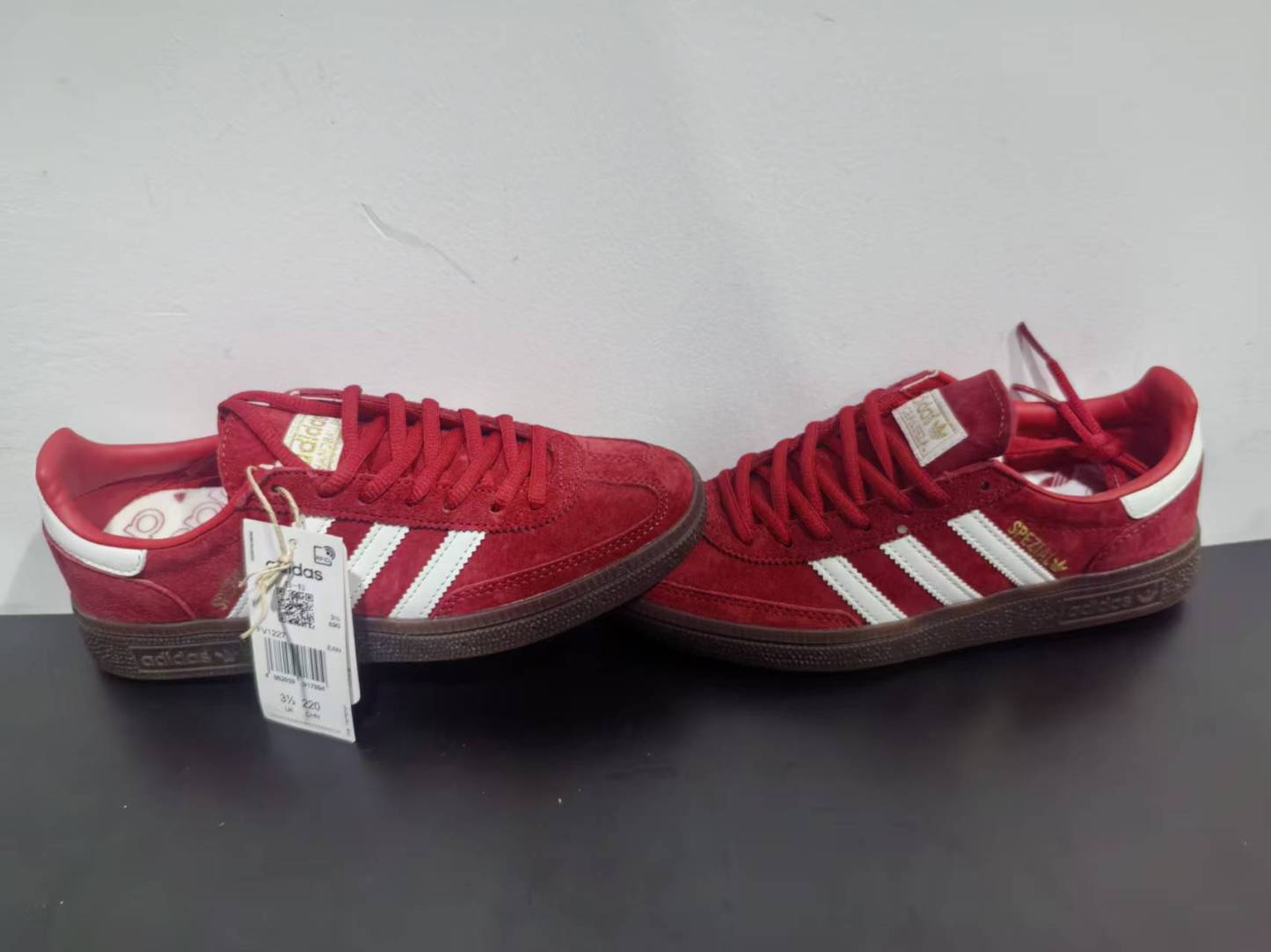 特價鞋款22cm 售出不退不換 B0985