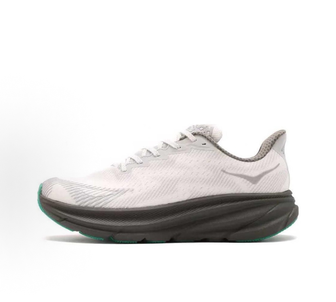 HOKA ONE ONE Clifton 9（尺碼需大半）