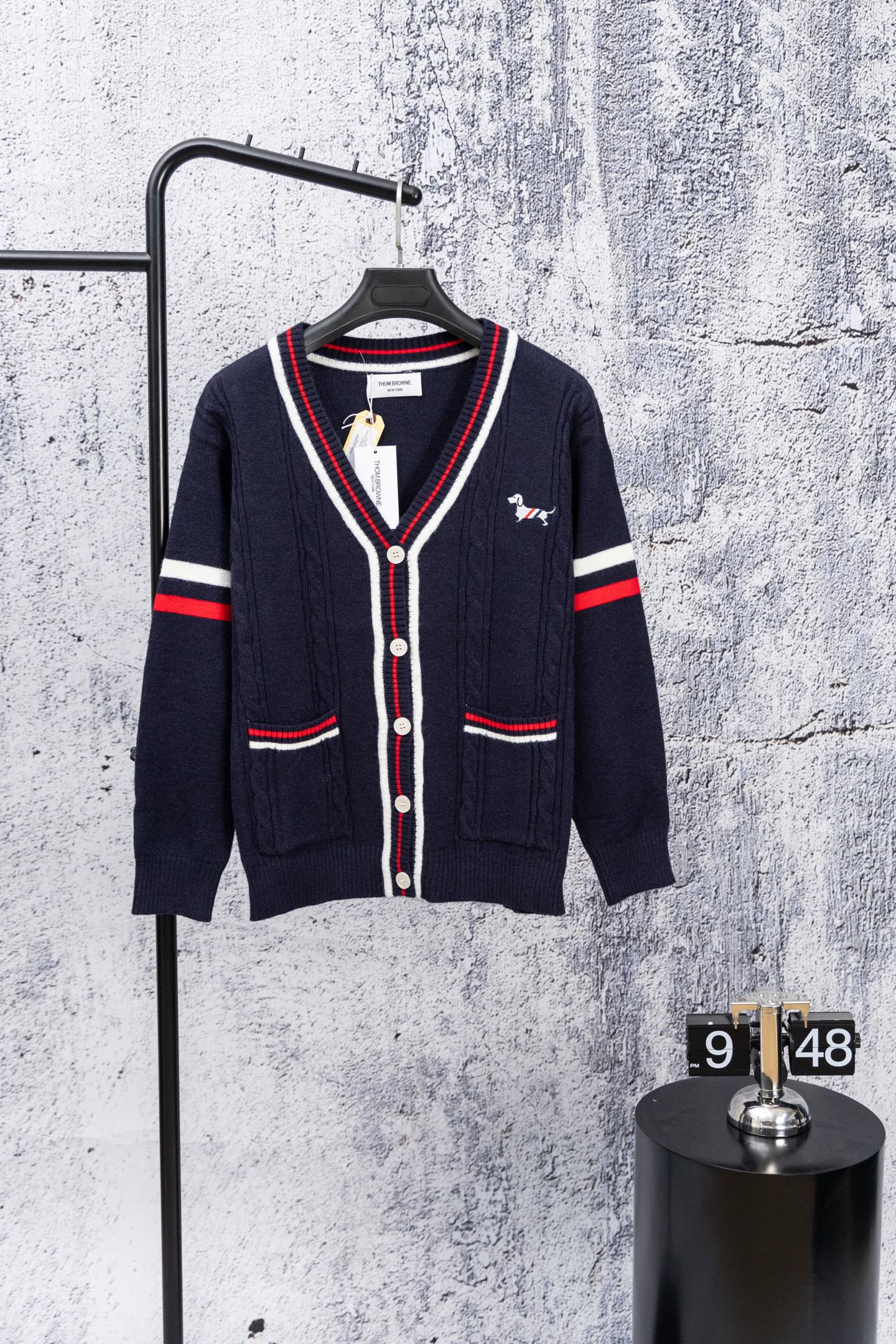 THOM BROWNE V領百搭學院風減齡針織開衫