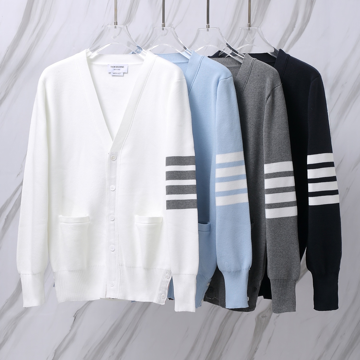 THOM BROWNE.TB經典四條杠加厚針織毛衣五扣開衫