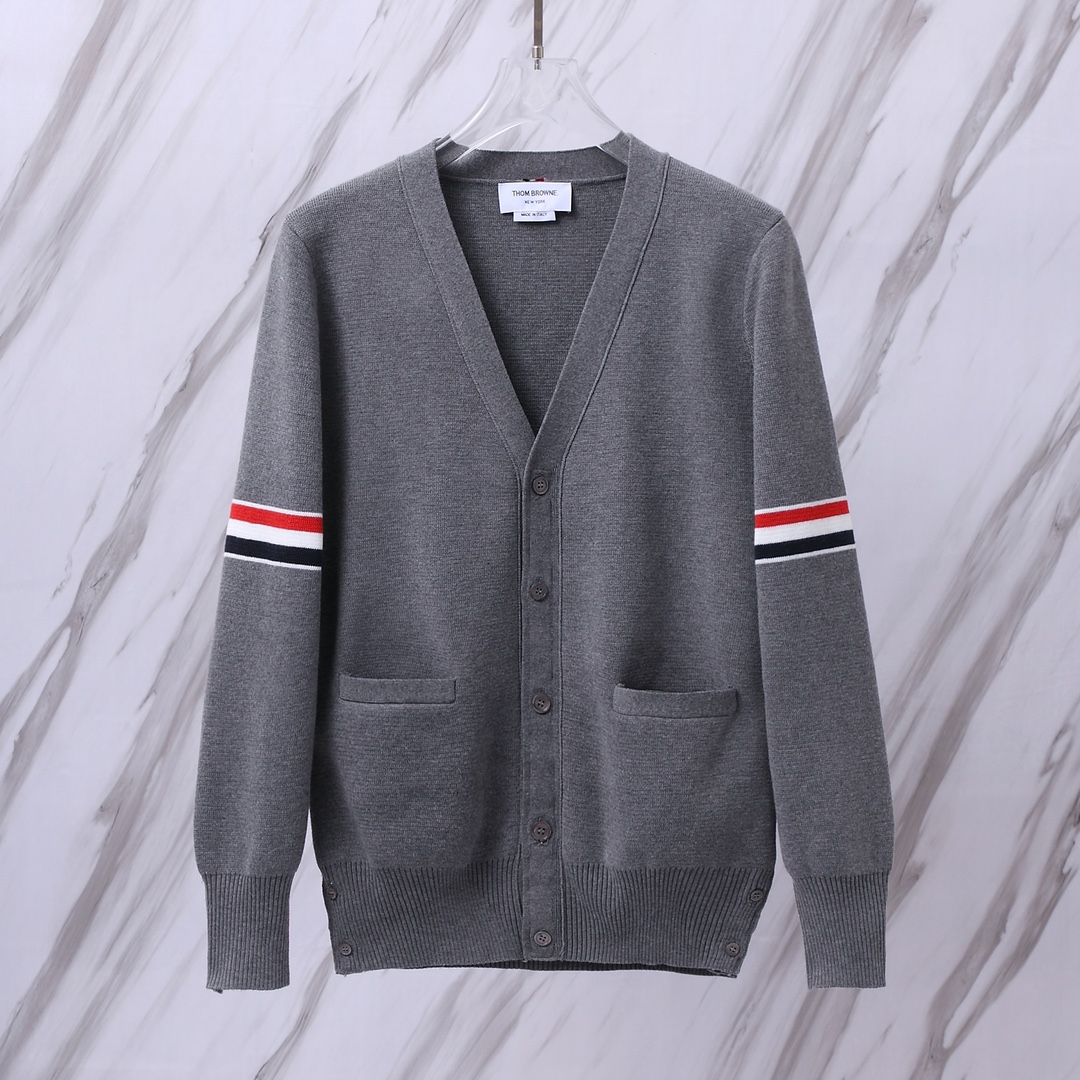 THOM BROWNE .TB經典雙袖標加厚毛衣五扣開衫