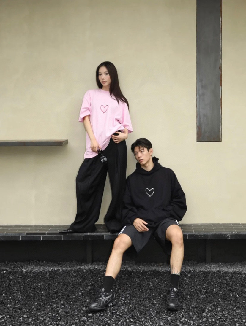 Balenciaga 巴黎世家 水洗磨破做舊愛心長袖連帽衫衛衣