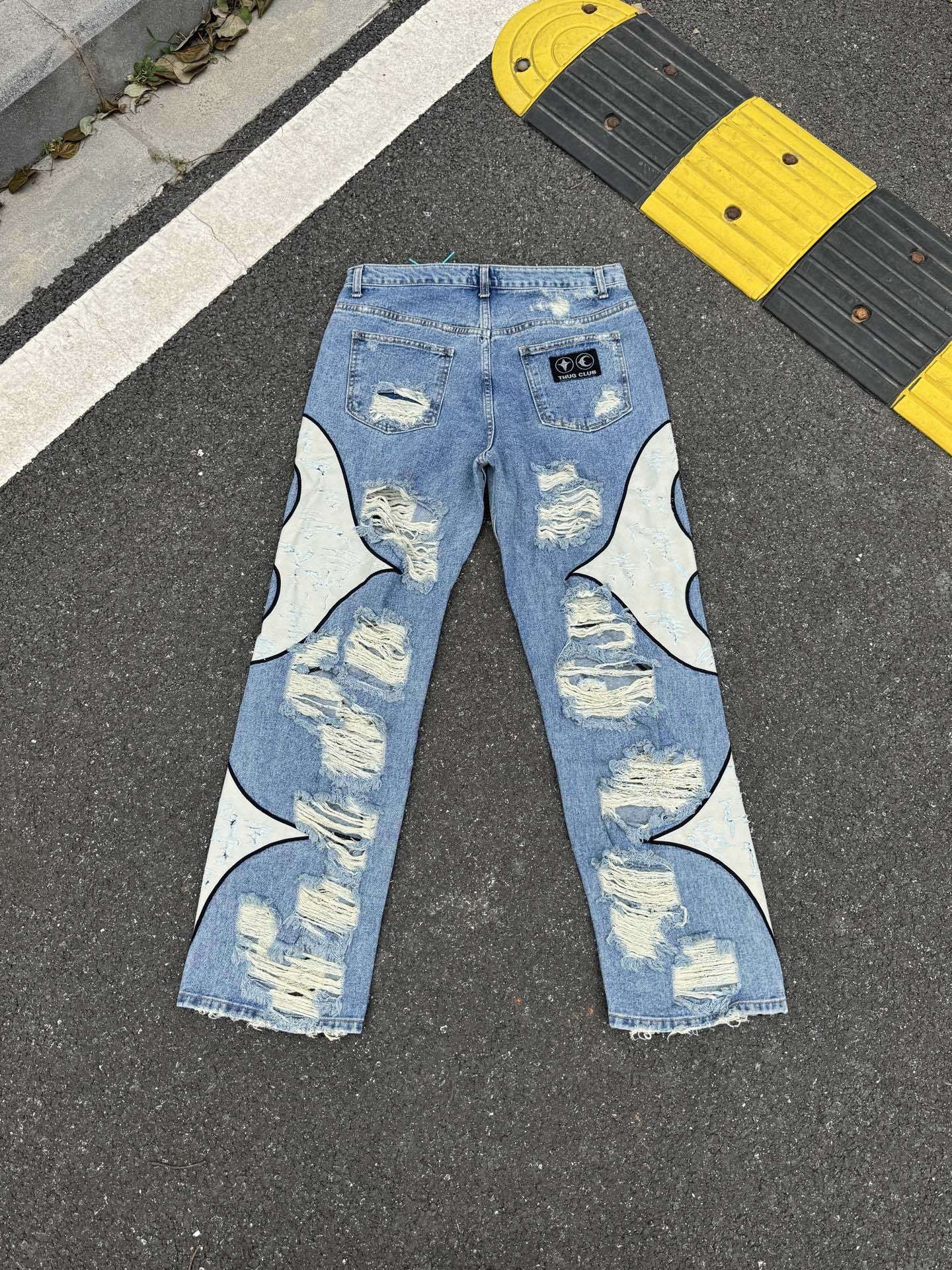 THUG CLUB SS24 釦子破洞拼接皮破壞口袋牛仔褲