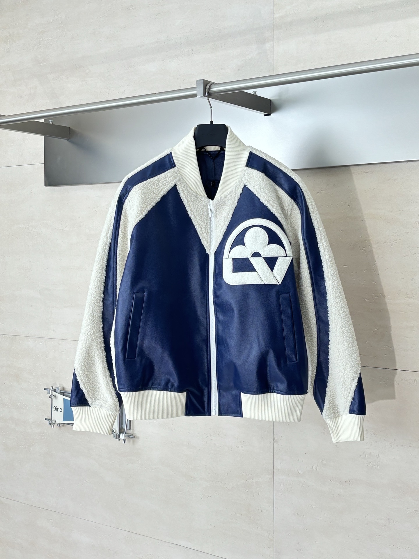 1V/路易 FW23 半老花羊毛拼皮棒球服外套