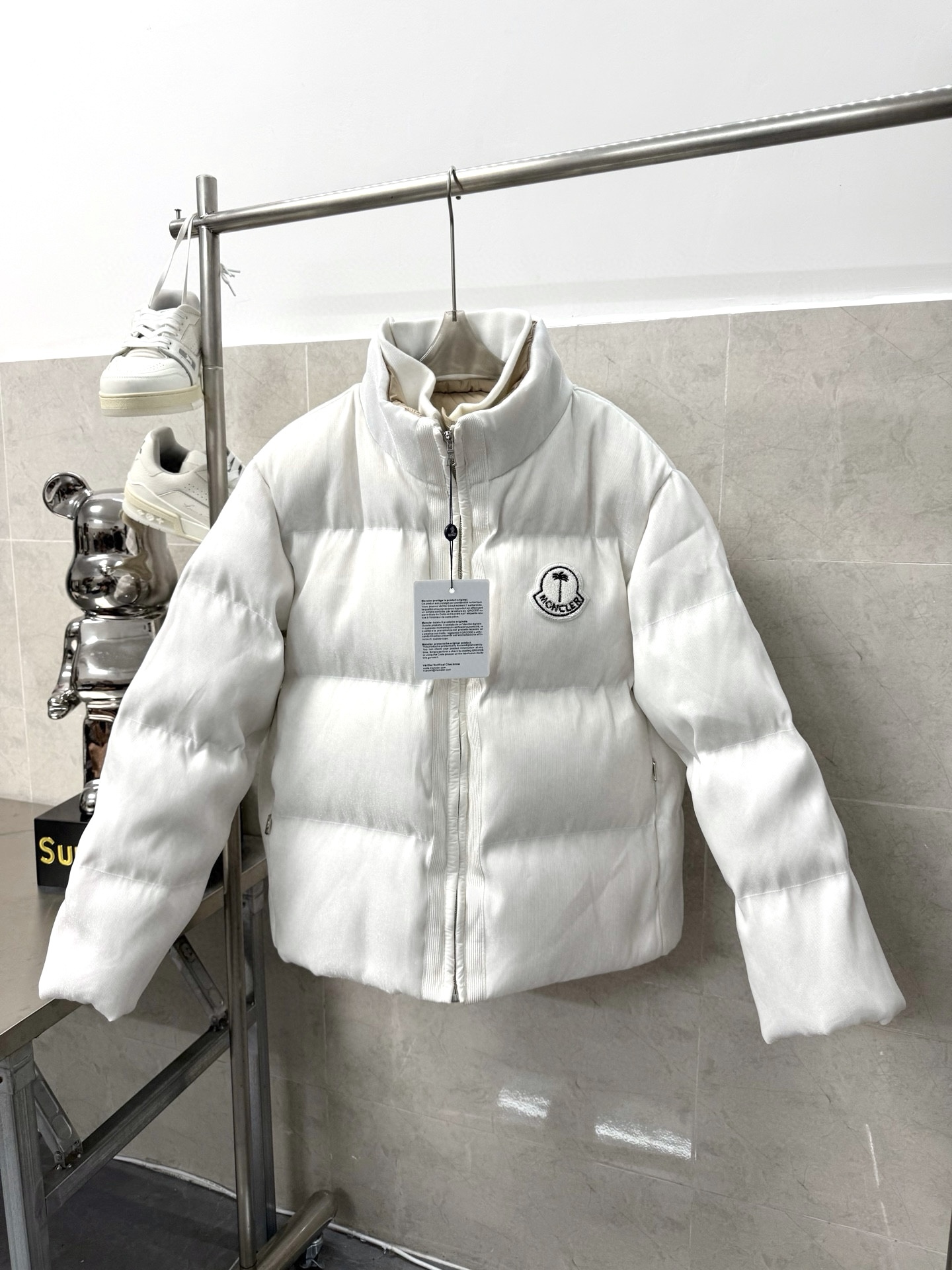 Moncler蒙口新款發光輕薄羽絨服