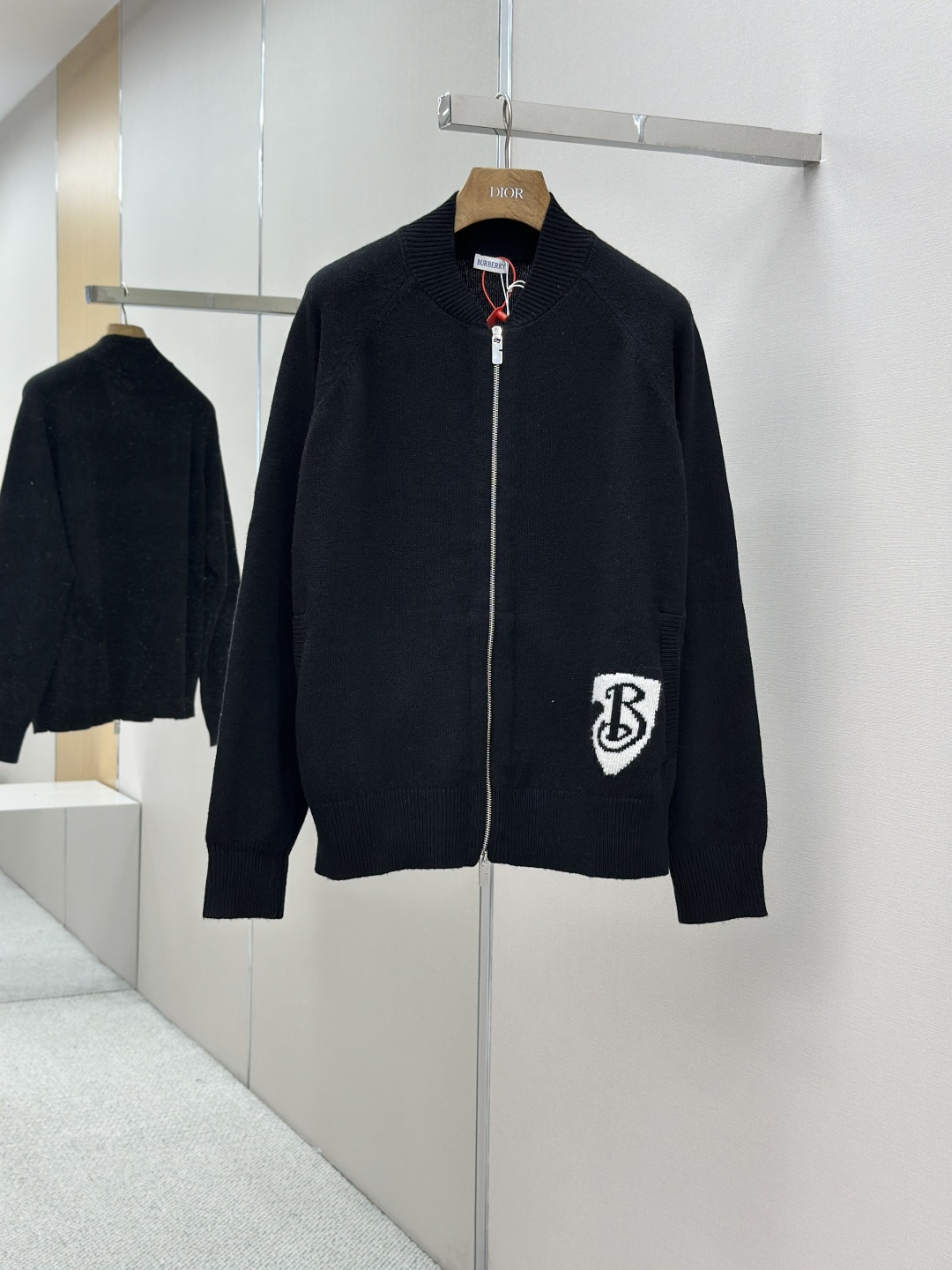 Burberry巴寶莉盾牌嵌花拉鏈針織外套