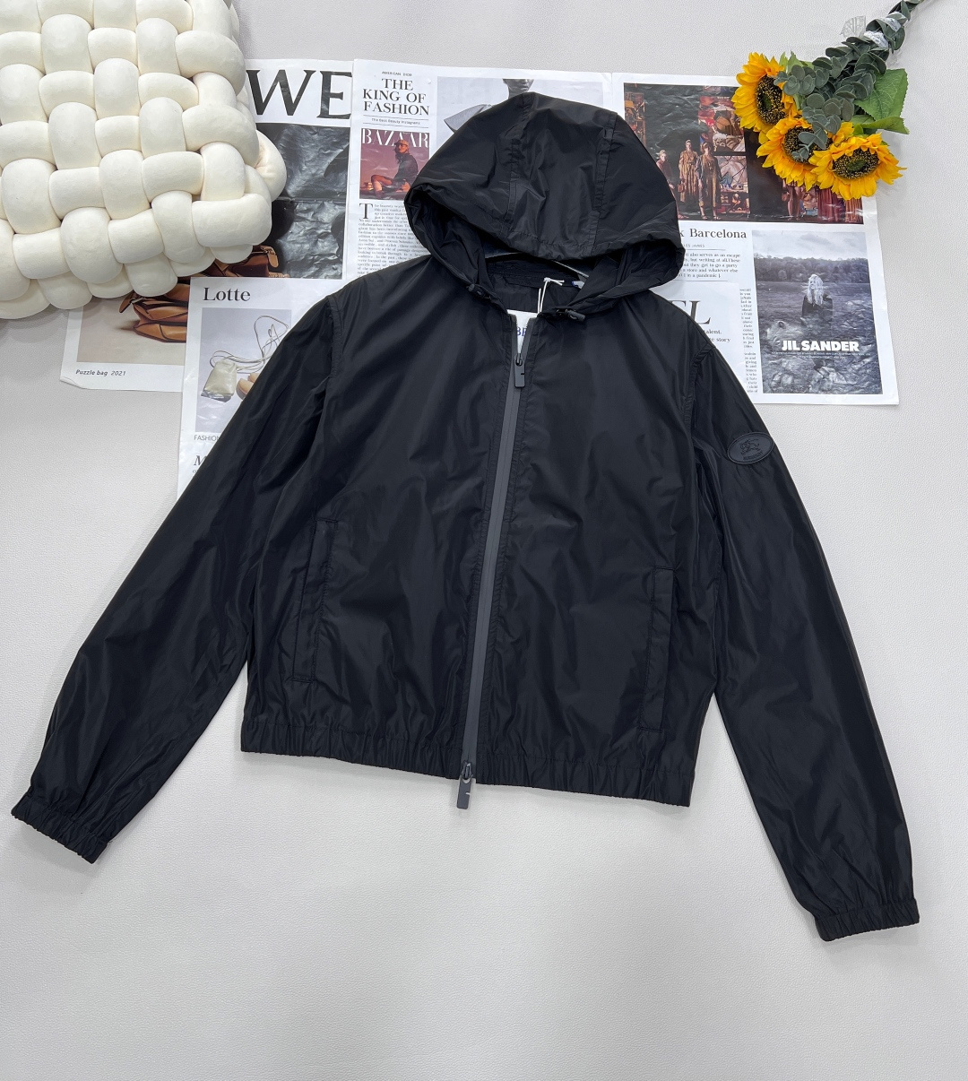 BURBERRY 新款戰馬連帽防曬外套