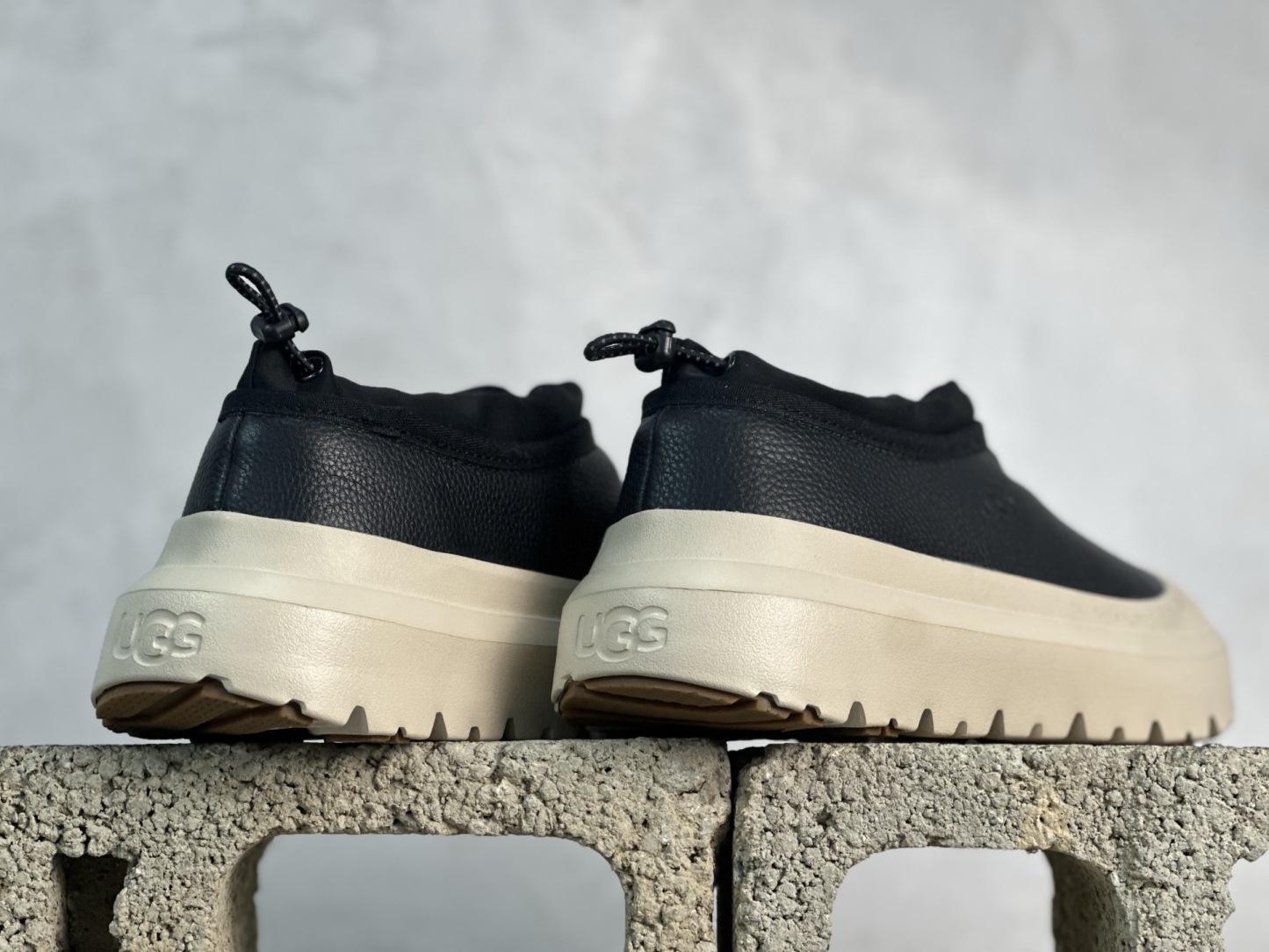  UGG 包头套脚