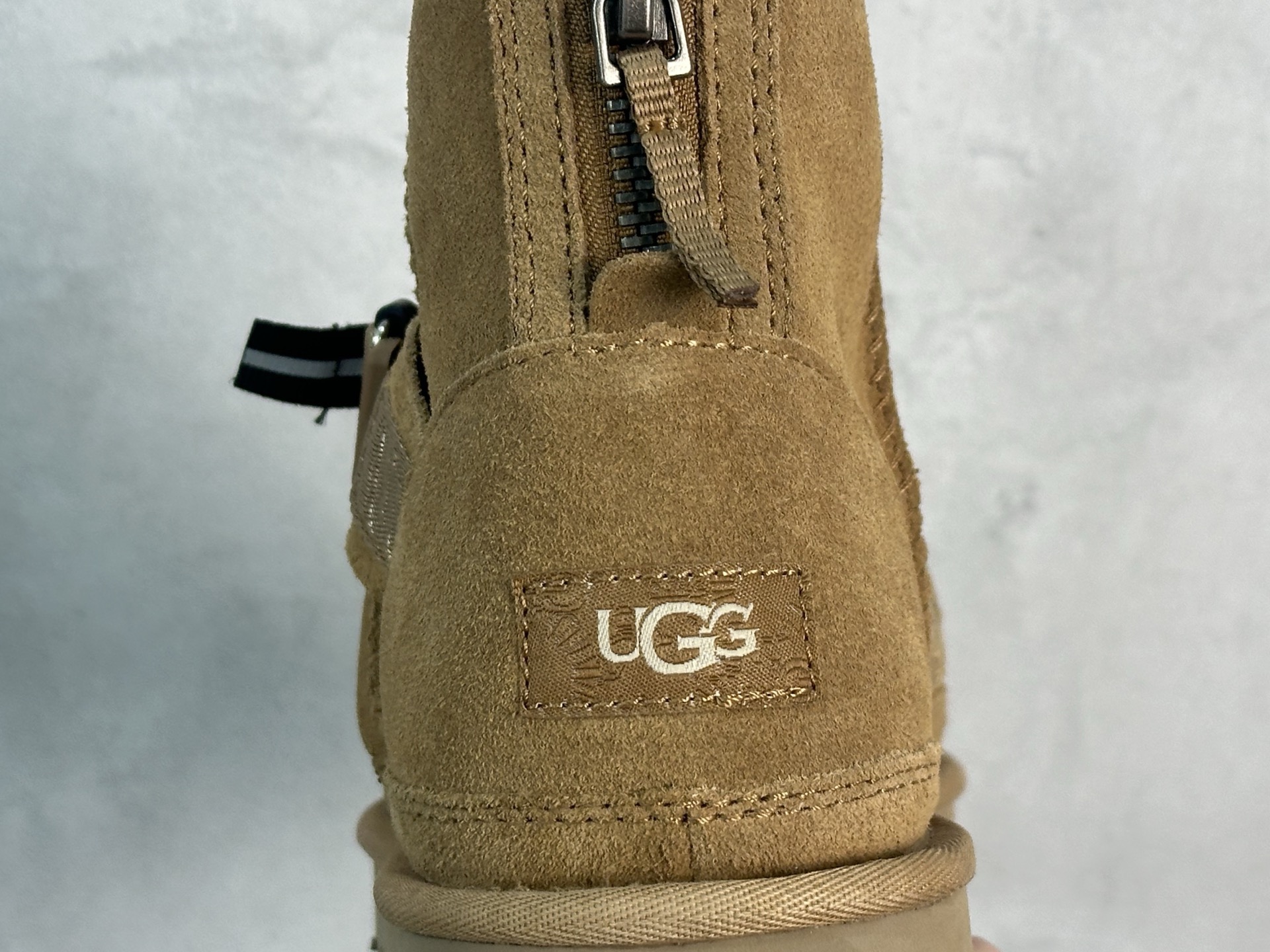  UGG 高筒卡扣 