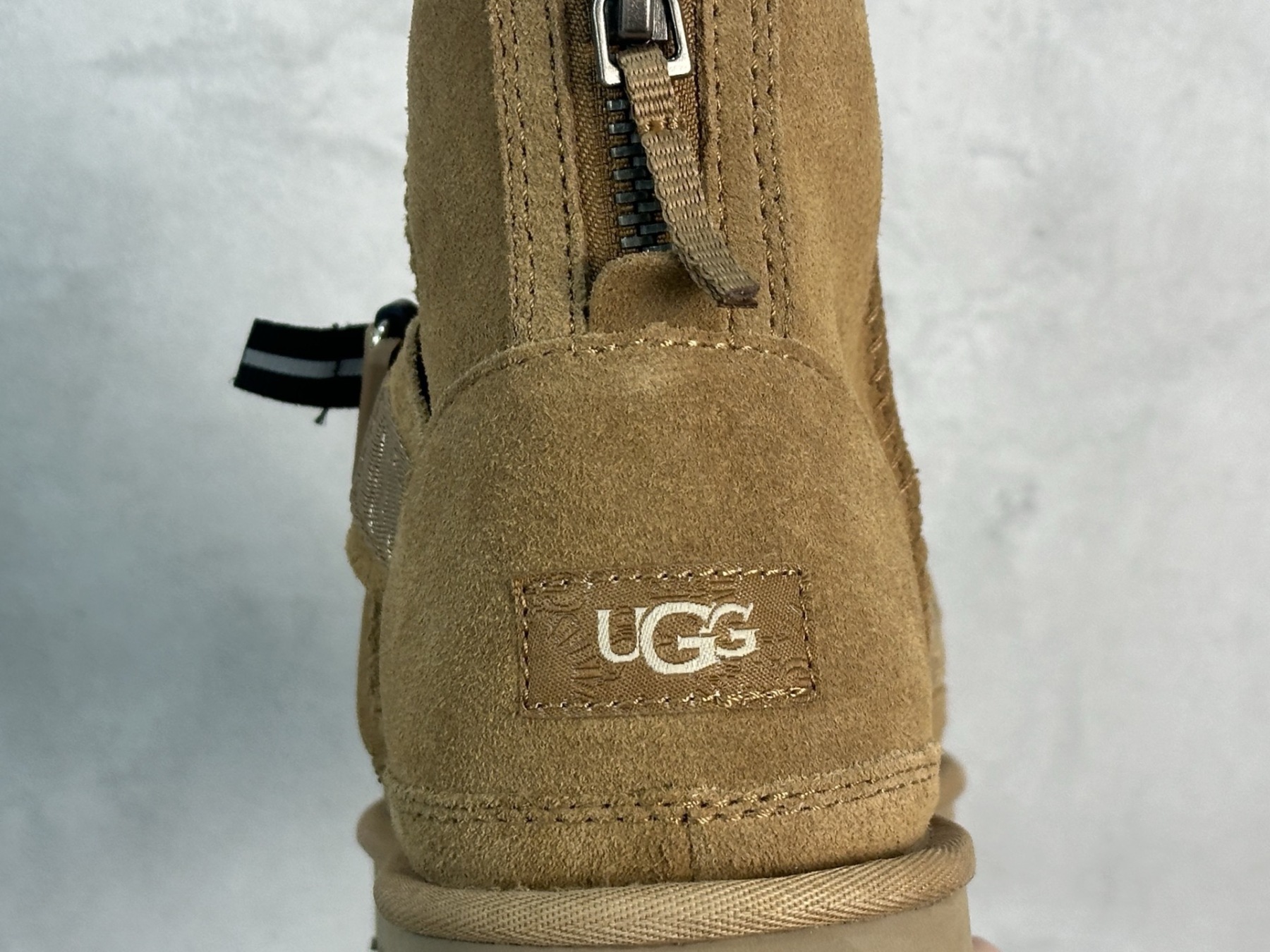  UGG 高筒卡扣 
