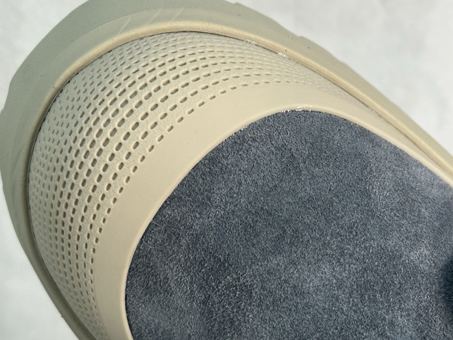  UGG 秋冬羊皮毛一体雪地靴