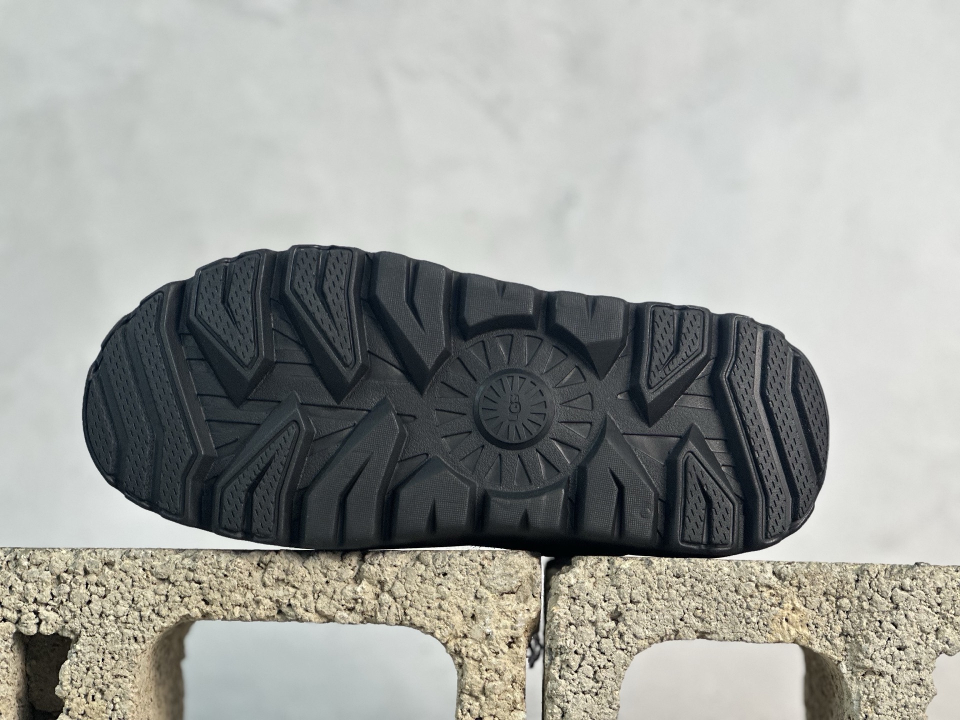  UGG 秋冬羊皮毛一体雪地靴  