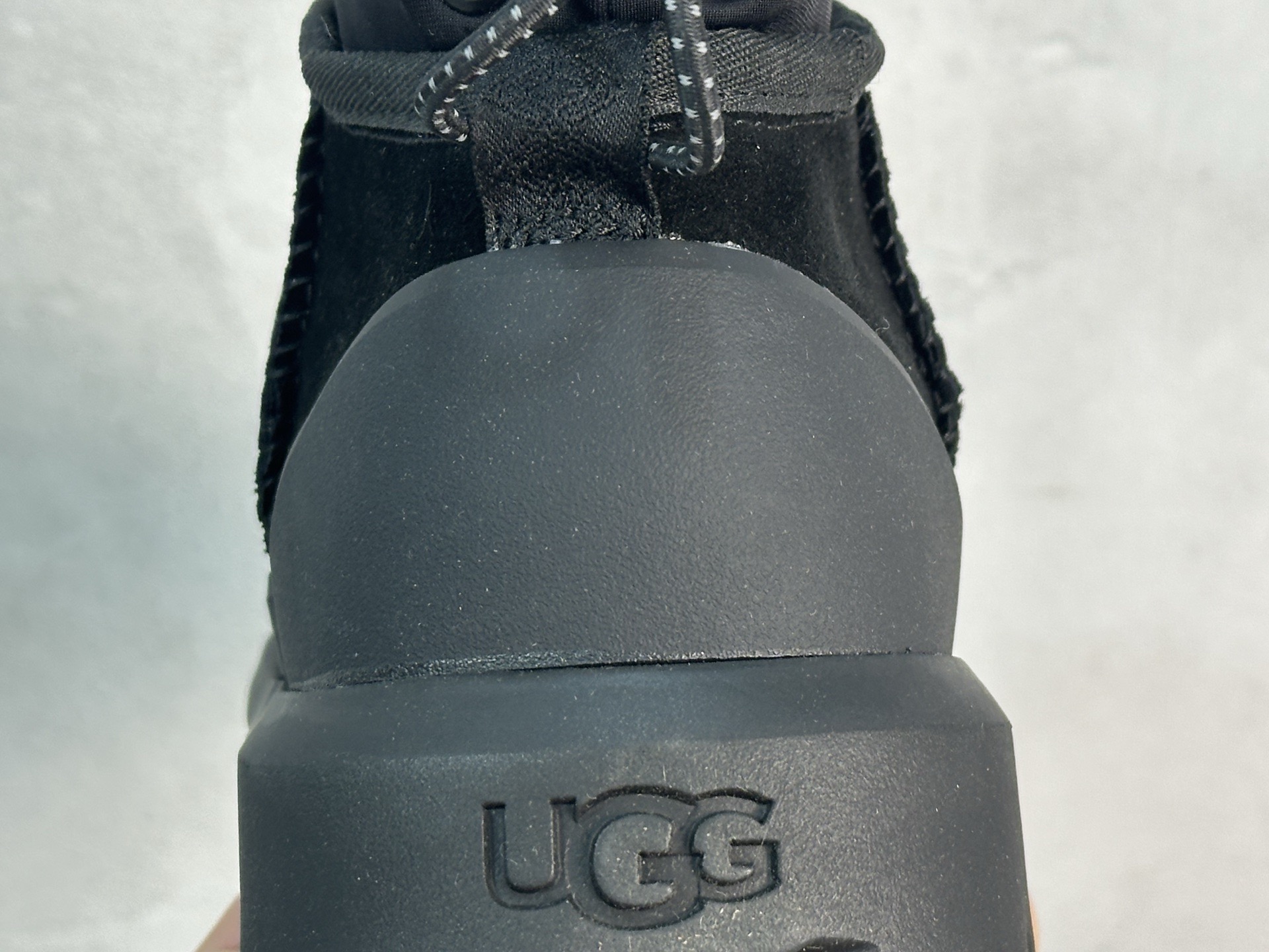  UGG 秋冬羊皮毛一体雪地靴  