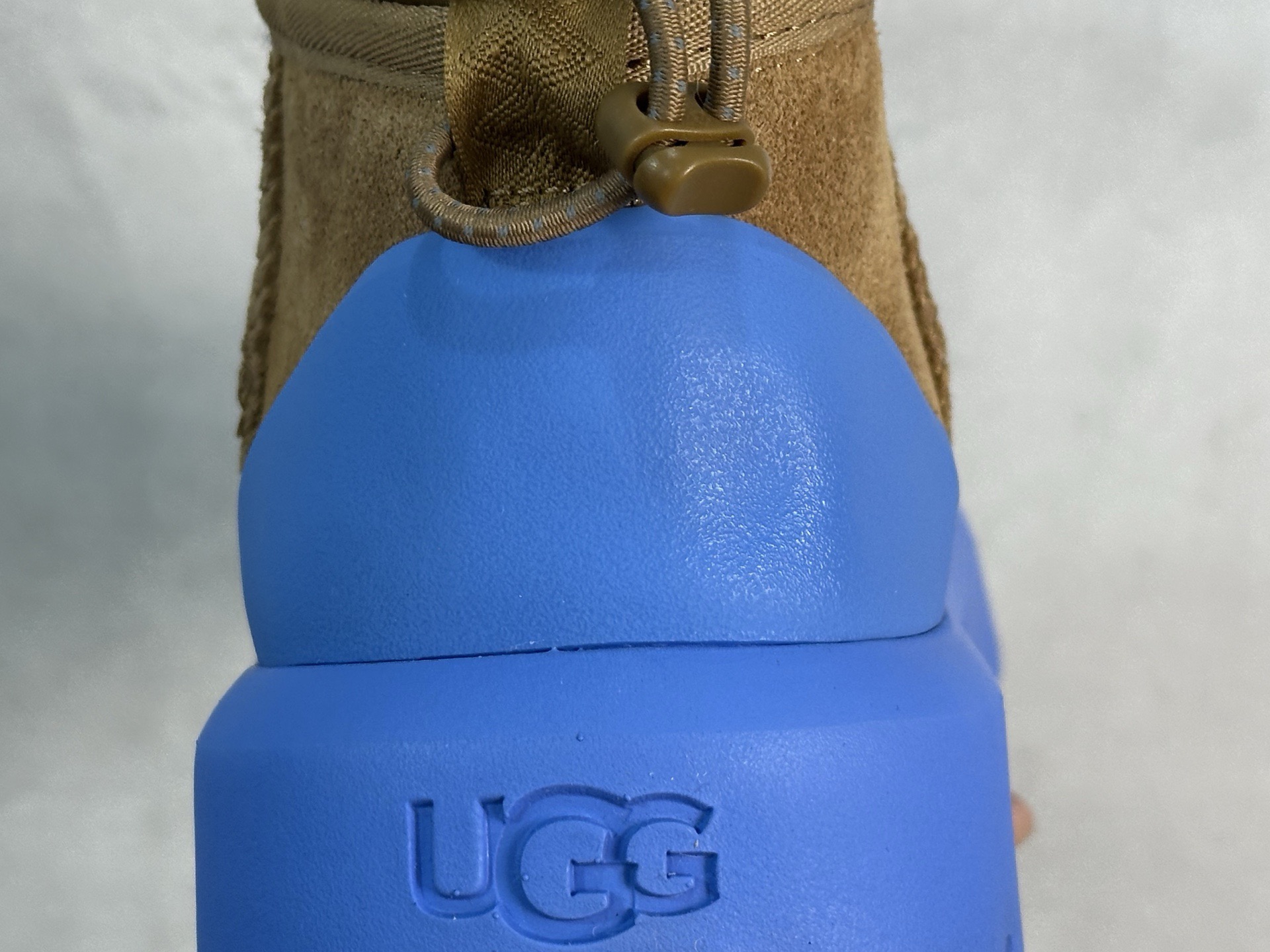  UGG 秋冬羊皮毛一体雪地靴  