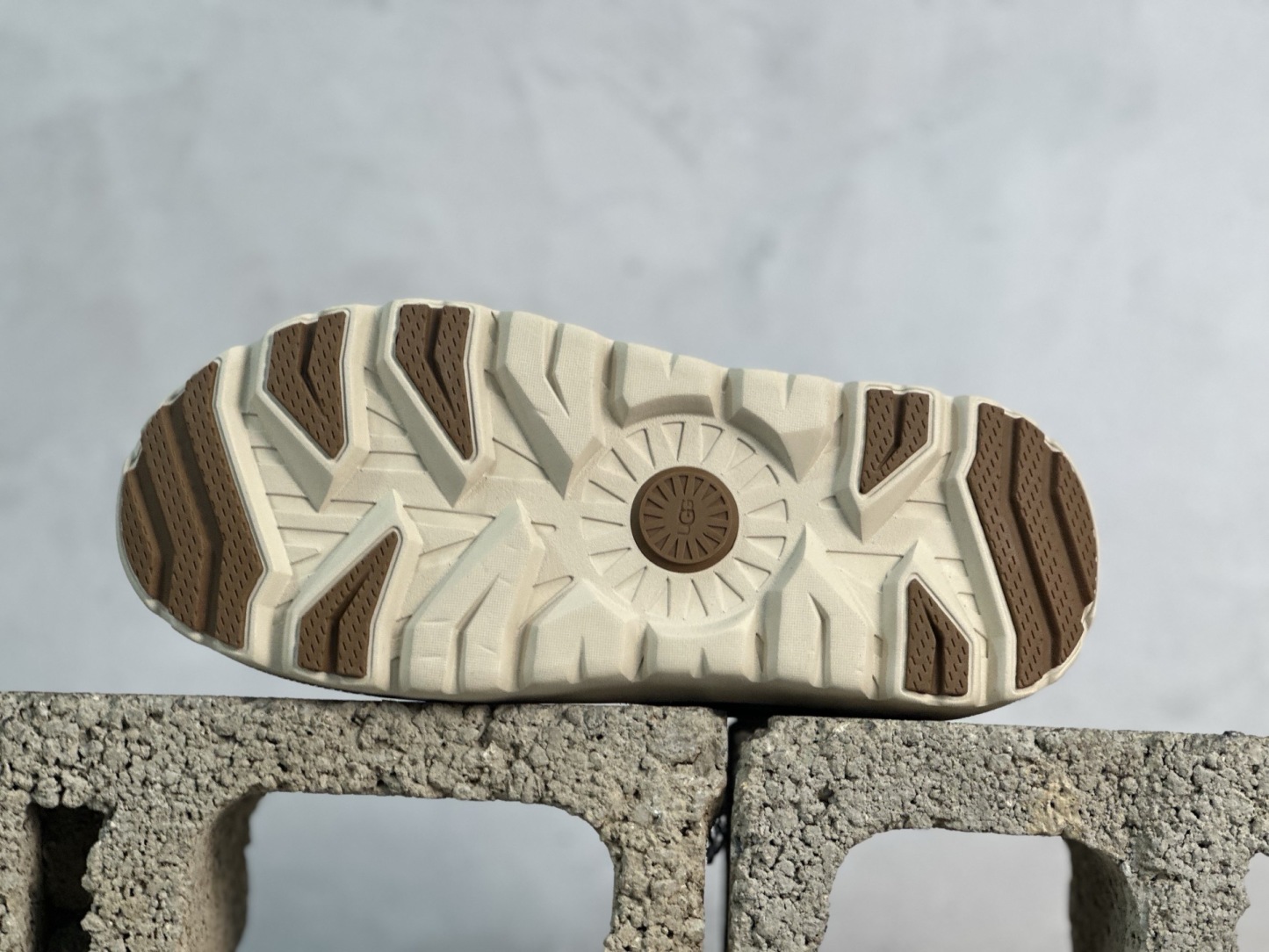  UGG 秋冬羊皮毛一体雪地靴