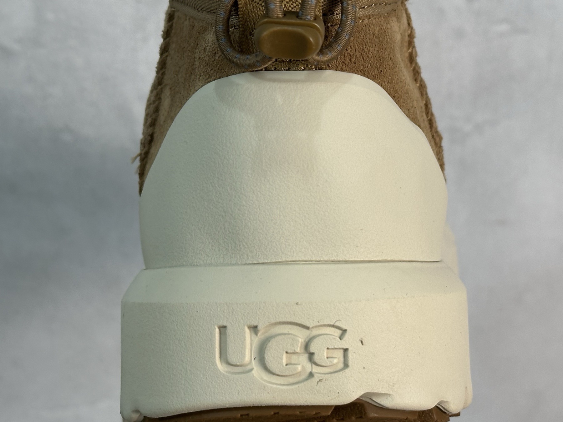  UGG 秋冬羊皮毛一体雪地靴