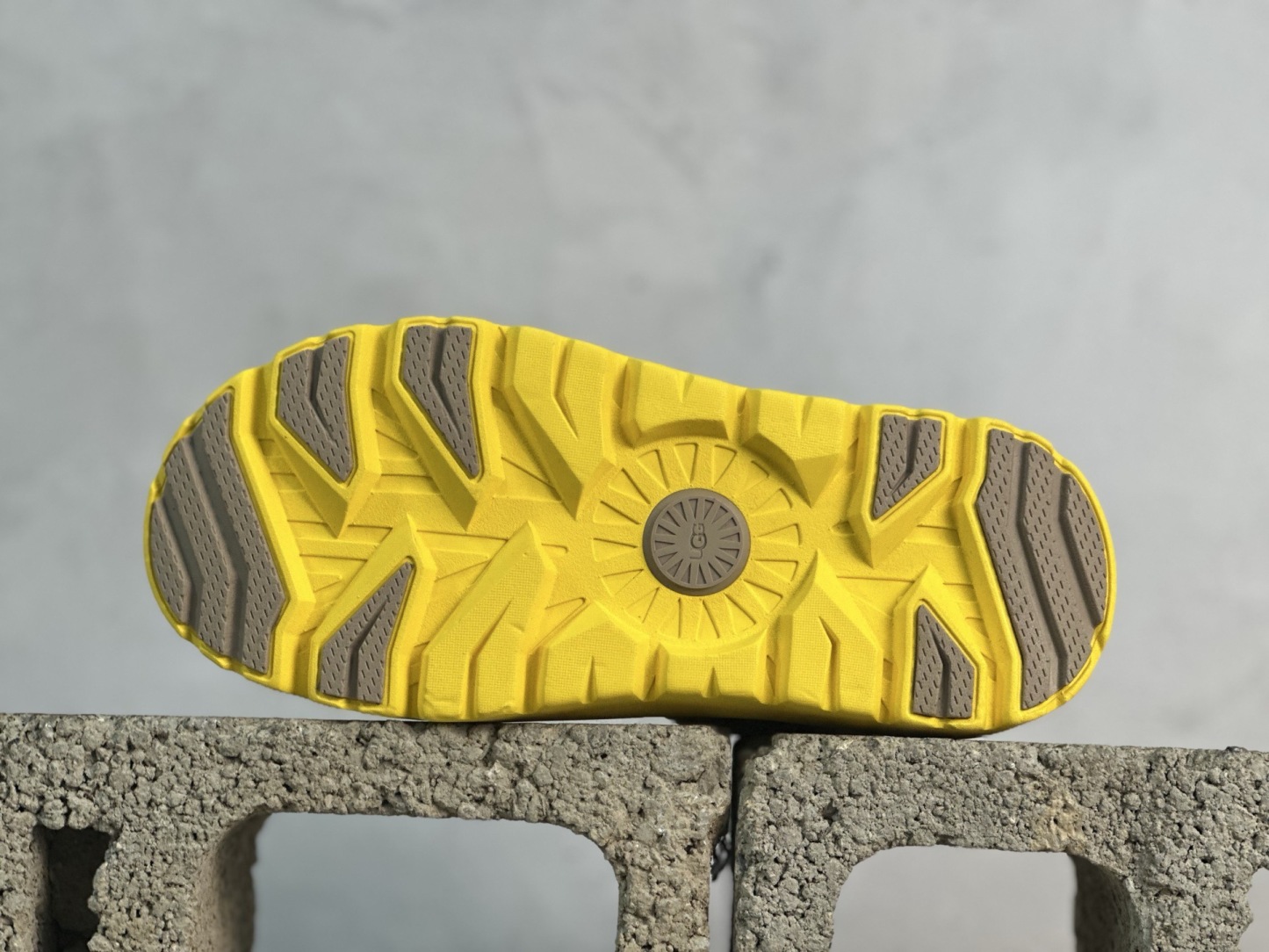  UGG 秋冬羊皮毛一体雪地靴