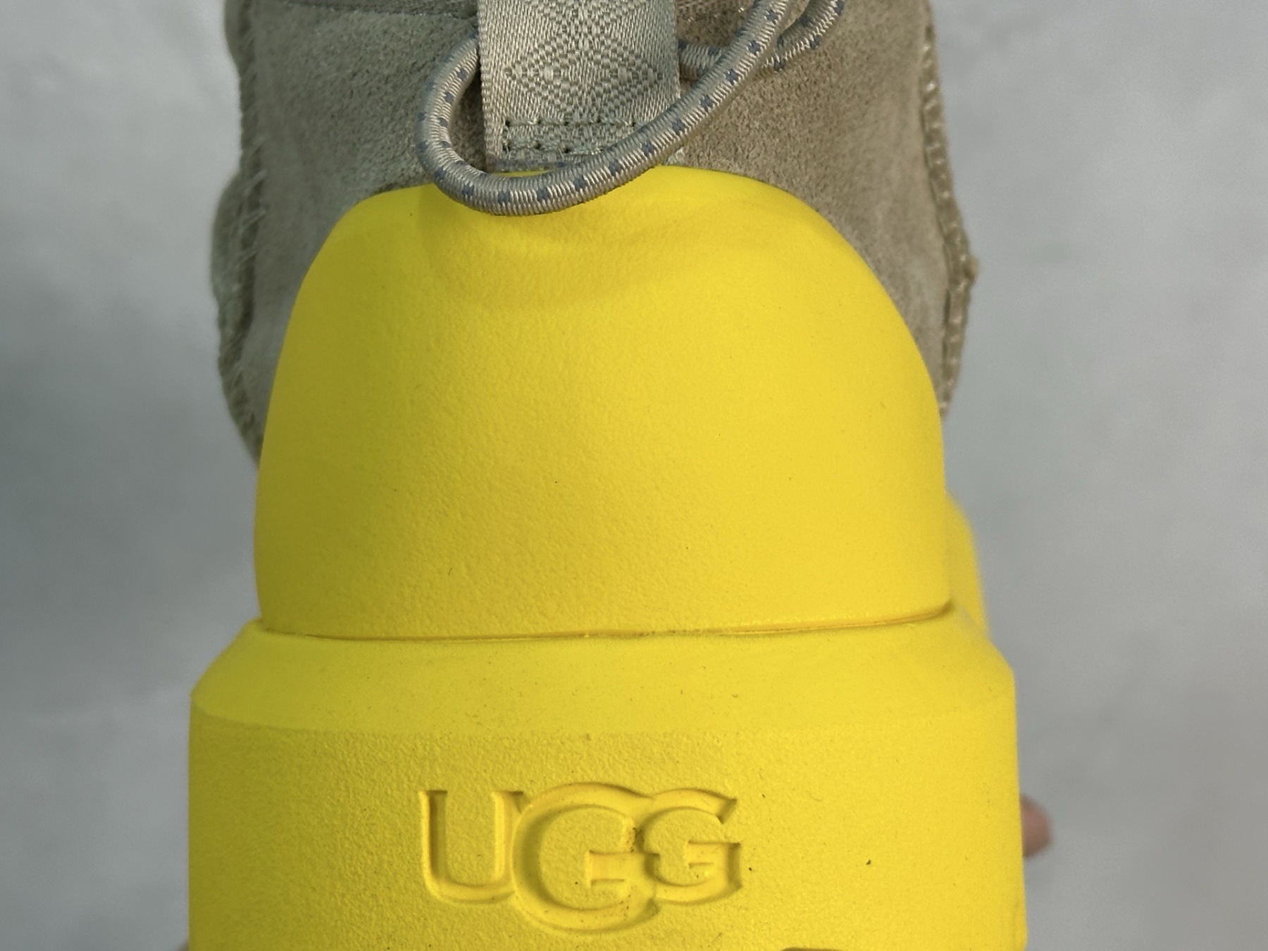  UGG 秋冬羊皮毛一体雪地靴