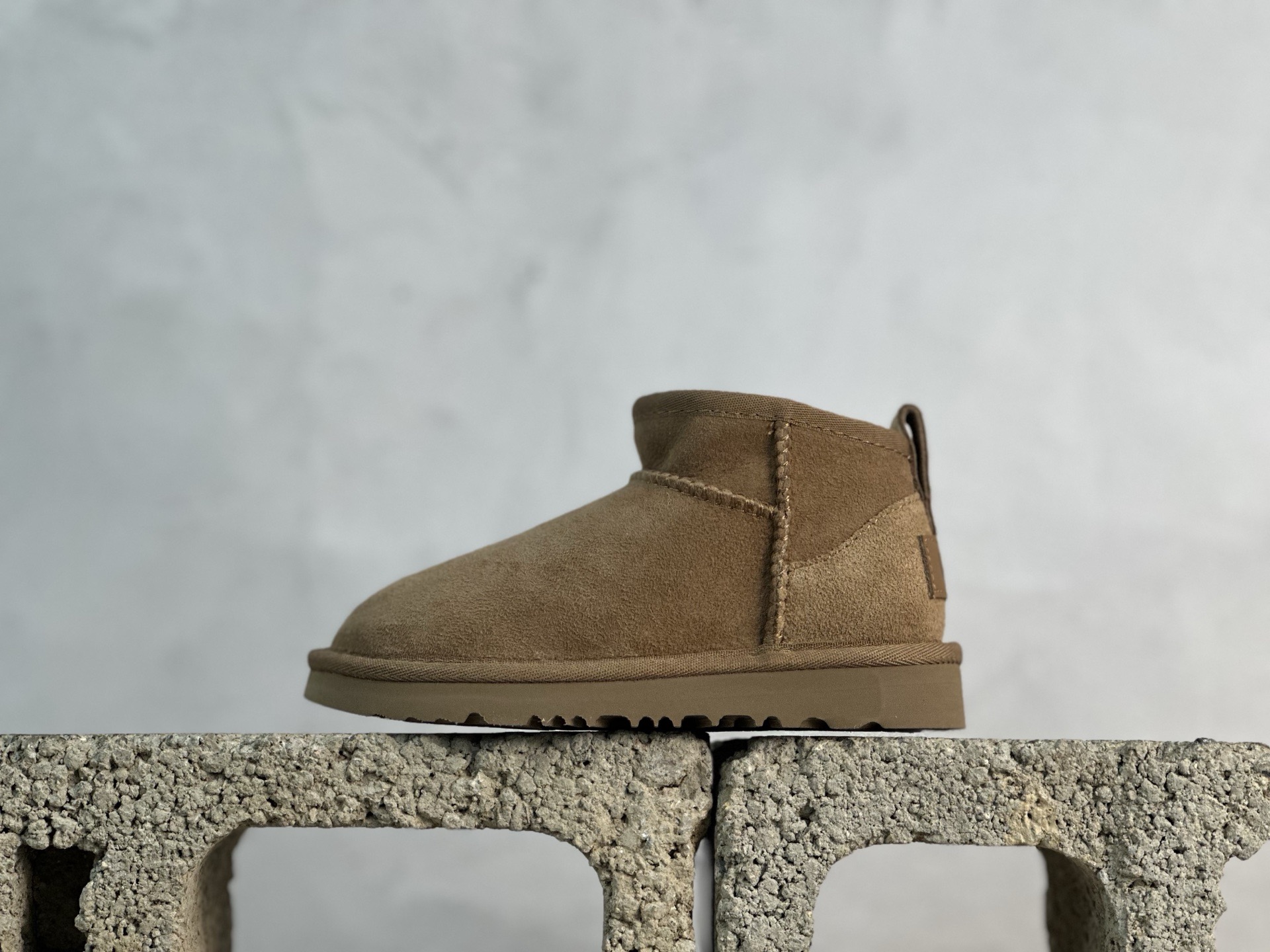 UGG CLASSIC ULTRA MINI 童鞋 
