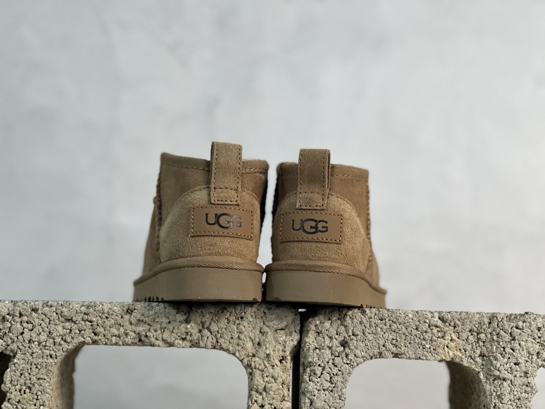 UGG CLASSIC ULTRA MINI 童鞋 
