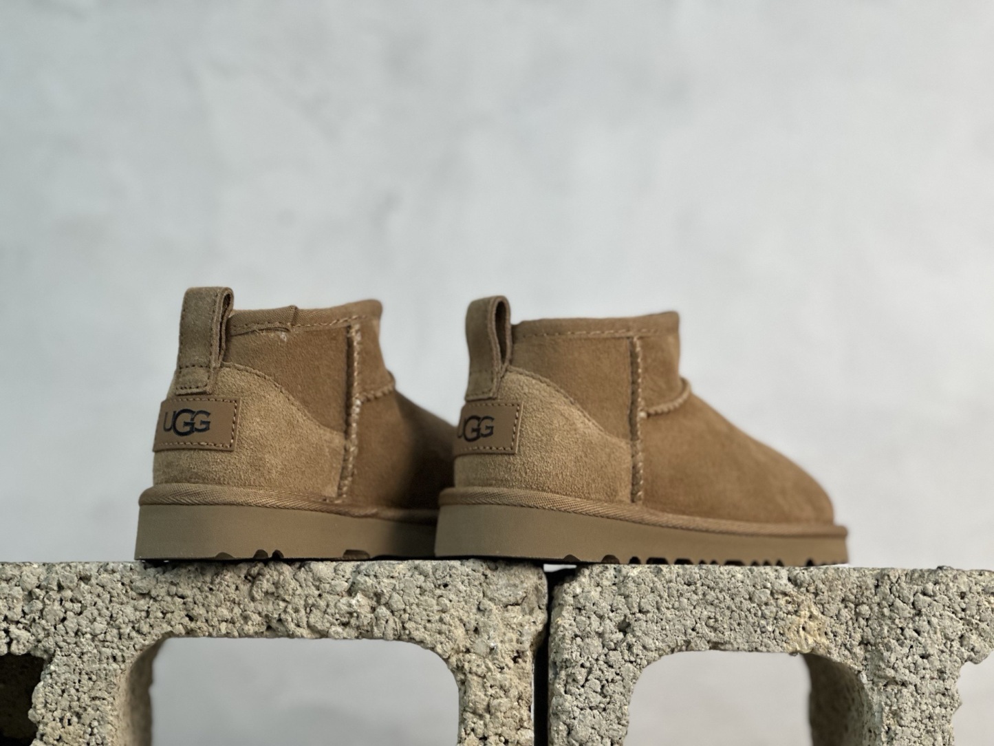 UGG CLASSIC ULTRA MINI 童鞋 