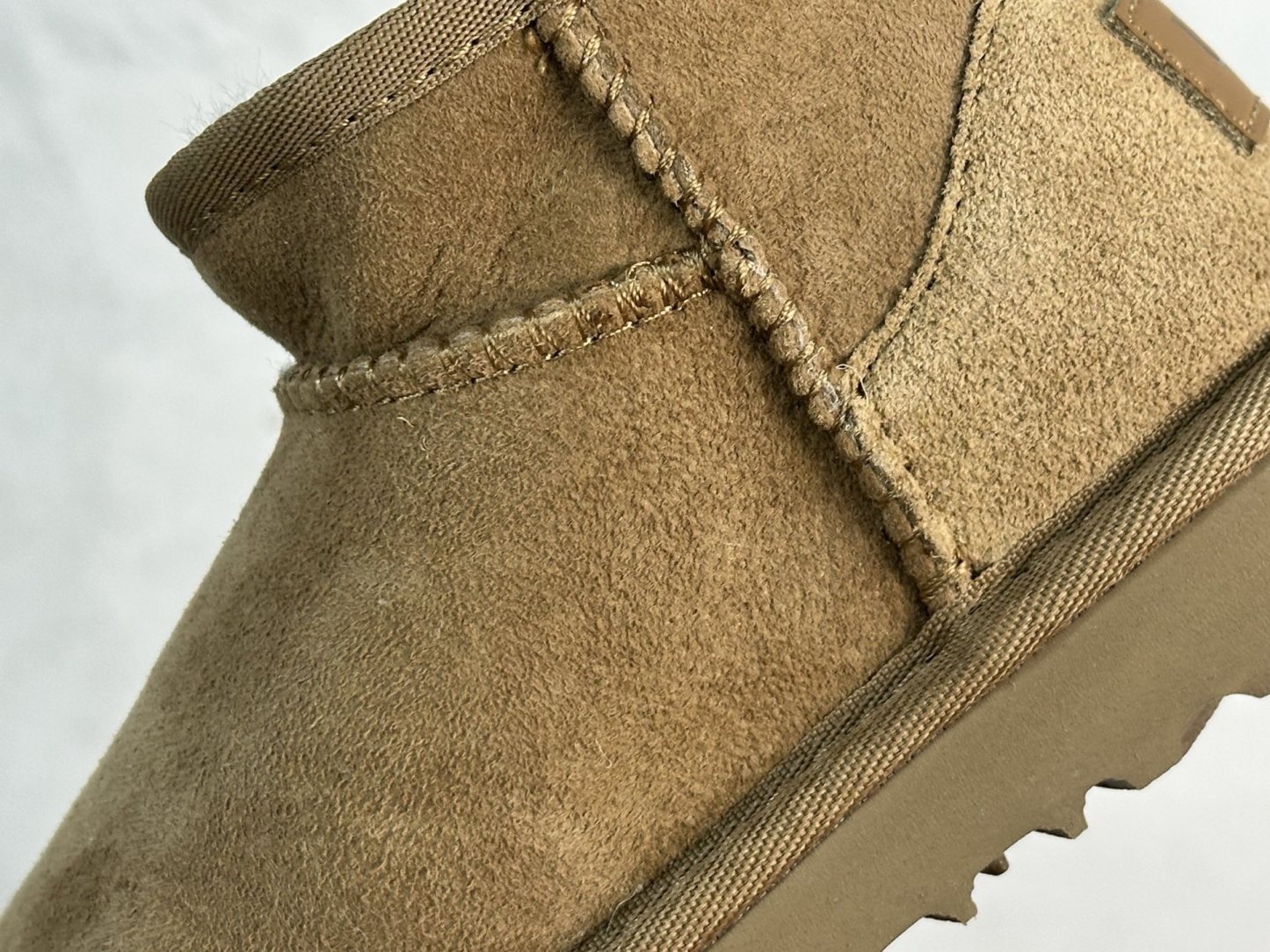 UGG CLASSIC ULTRA MINI 童鞋 
