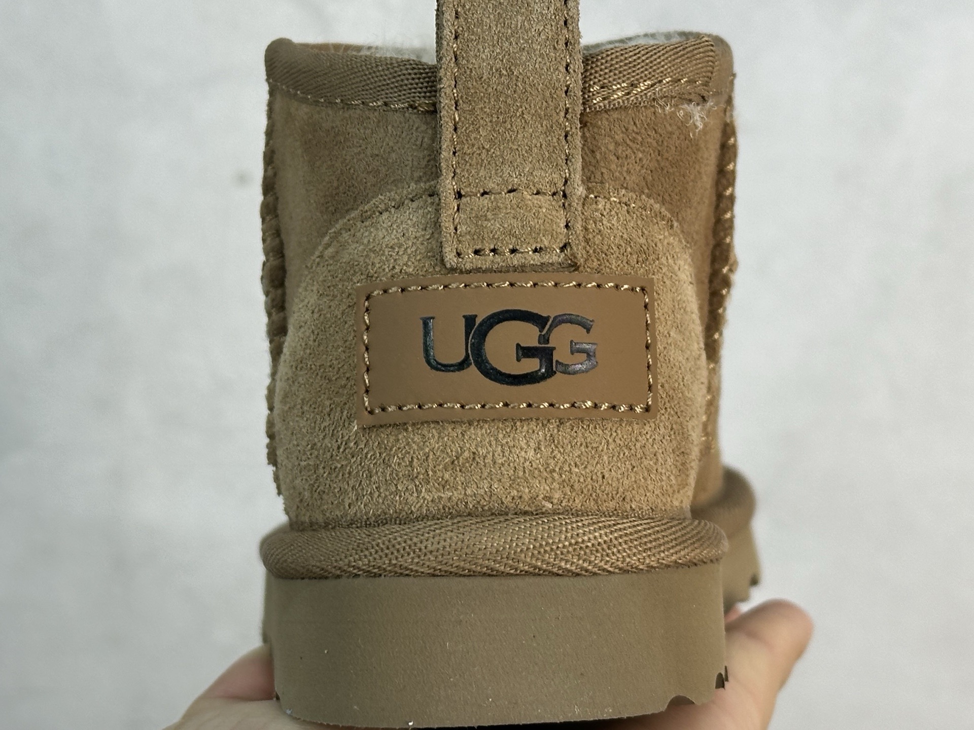 UGG CLASSIC ULTRA MINI 童鞋 