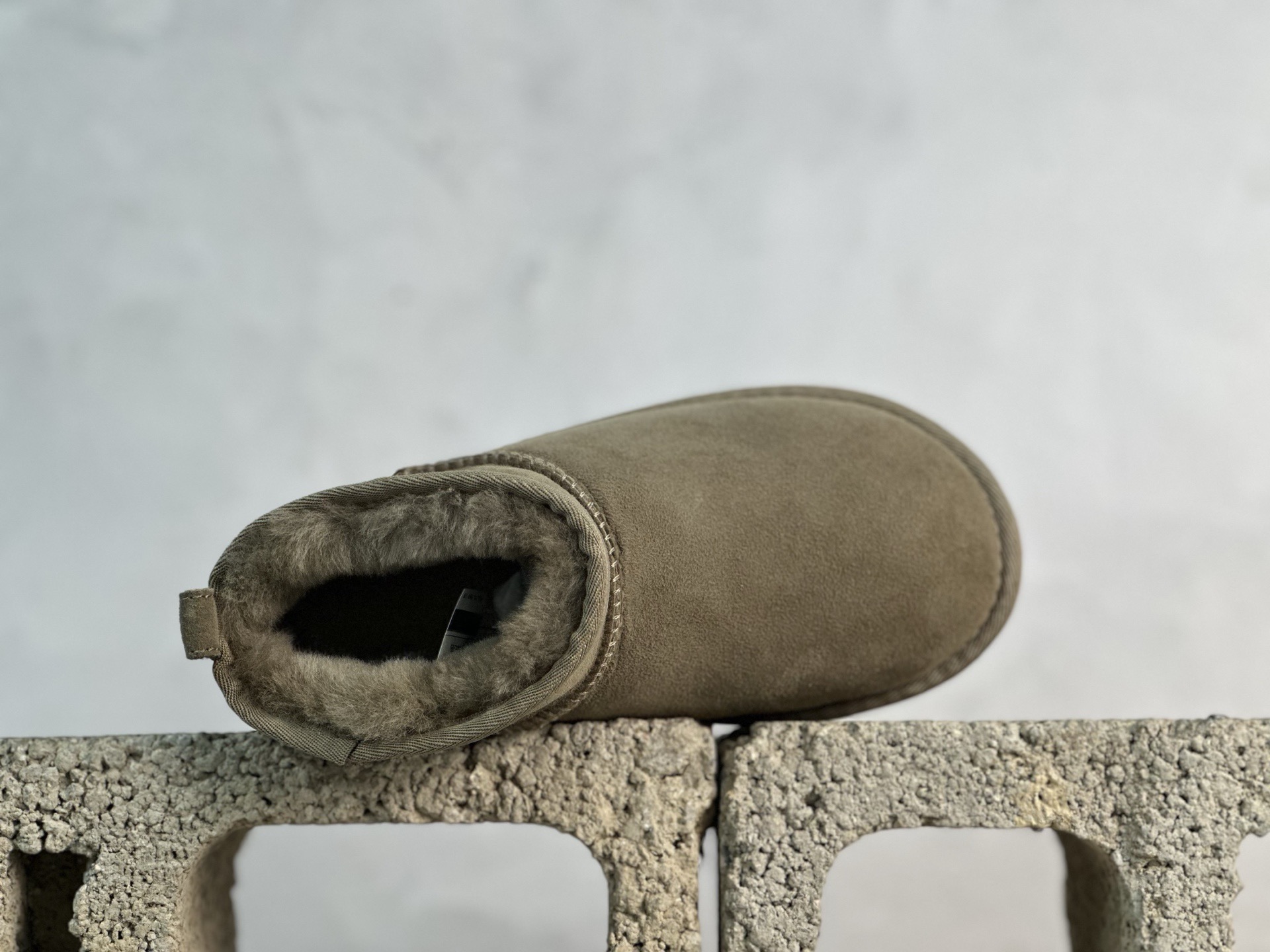 UGG CLASSIC ULTRA MINI 童鞋  