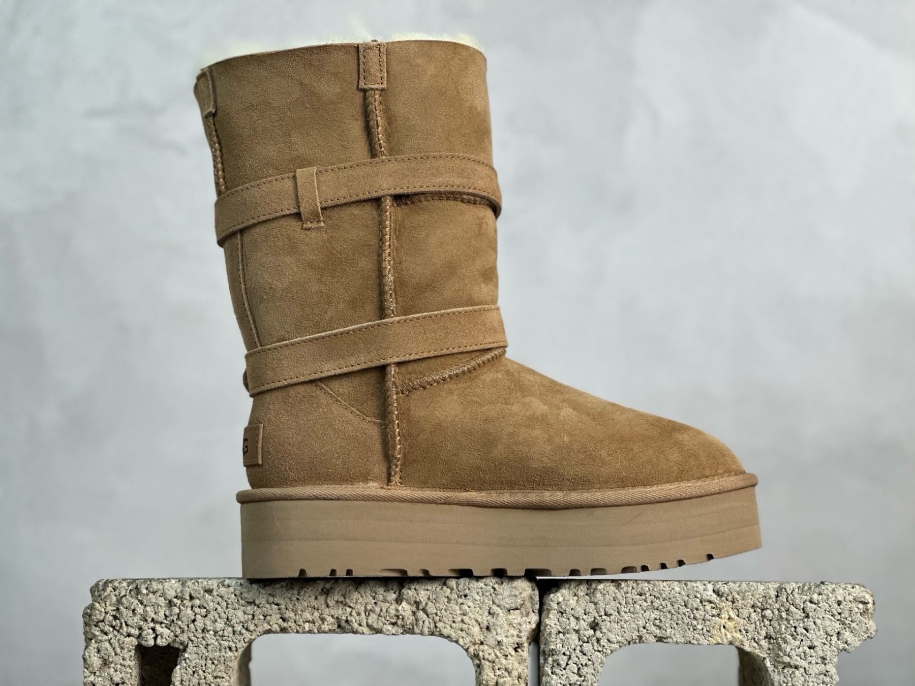 UGG 厚底大骑士 高筒雪地靴 两穿