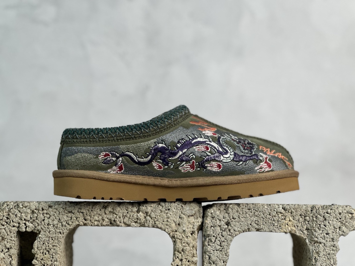 UGG x Palace联名款 虎年限定