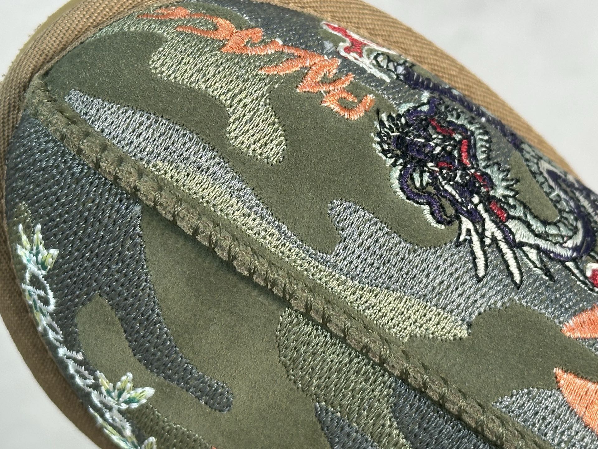  UGG x Palace联名款 虎年限定  