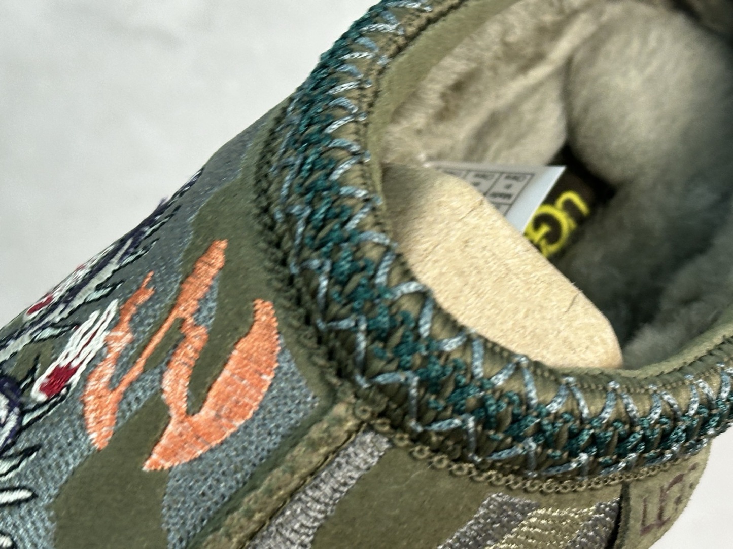  UGG x Palace联名款 虎年限定  