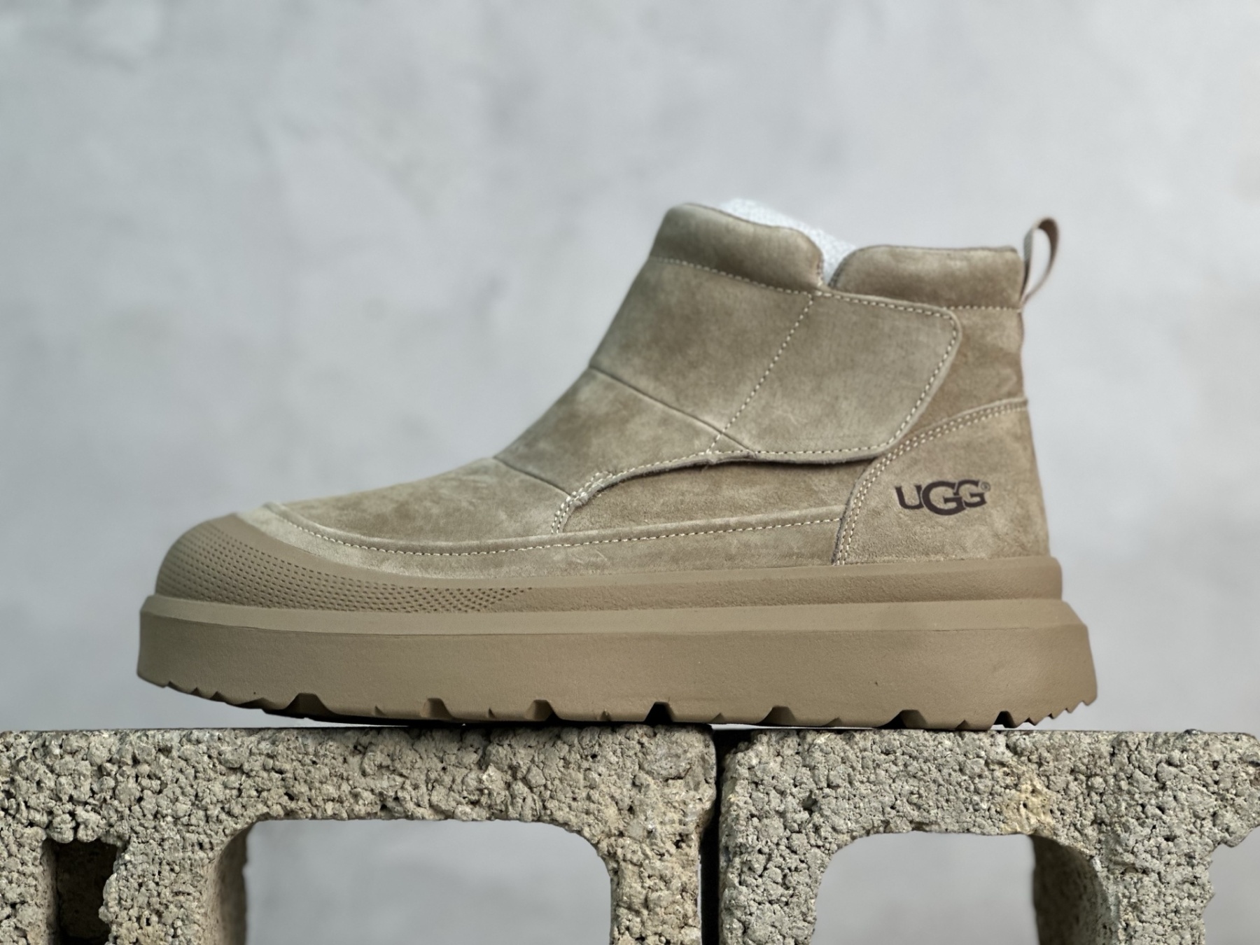  UGG Tasman Weather Hybrid 塔斯曼混合系系列 
