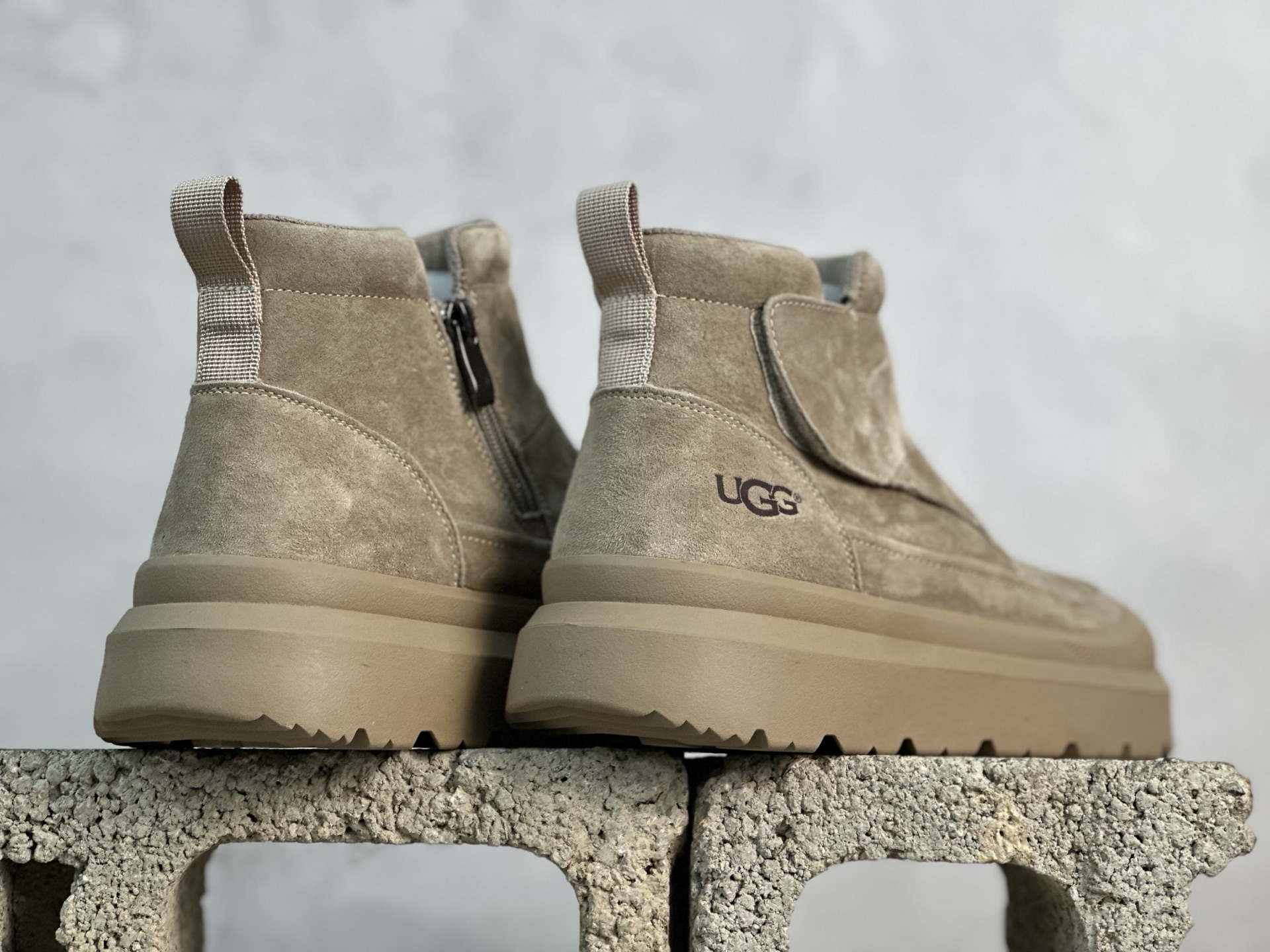  UGG Tasman Weather Hybrid 塔斯曼混合系系列 