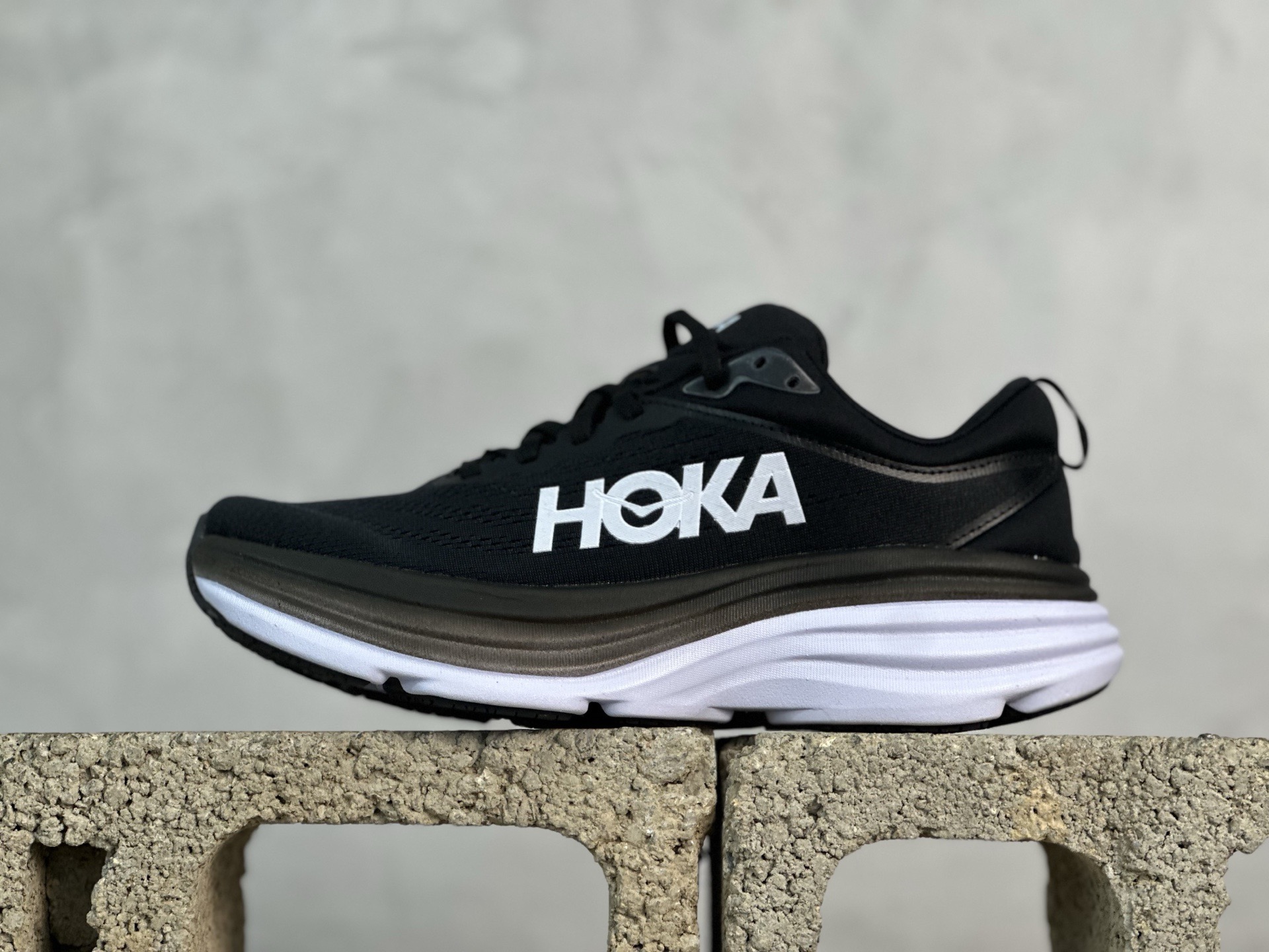 HOKA ONE ONE Bondi 8