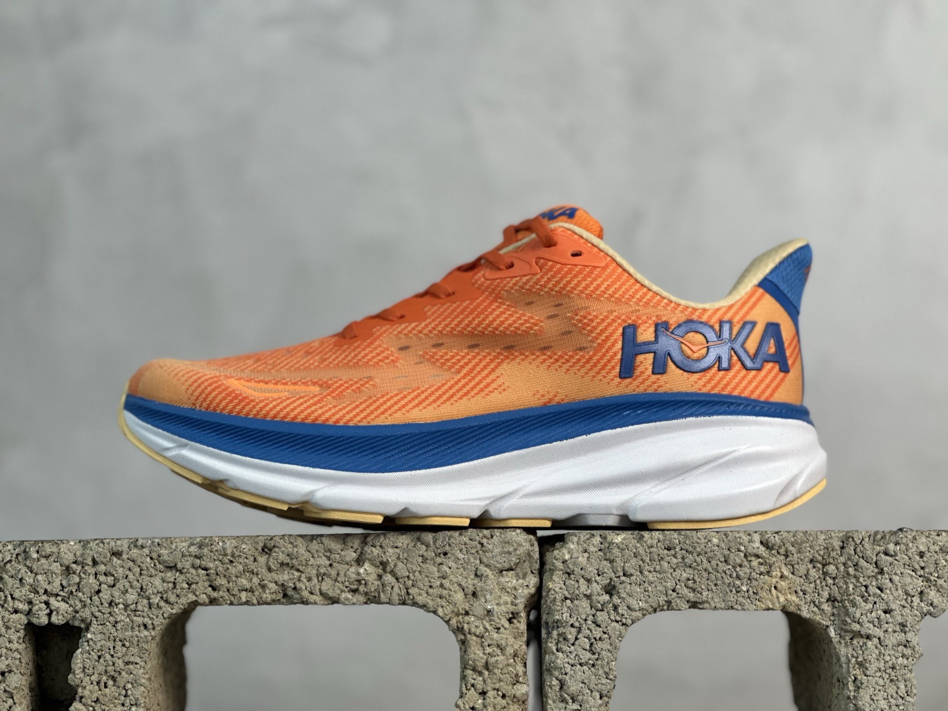 HOKA ONE ONE Clifton 9