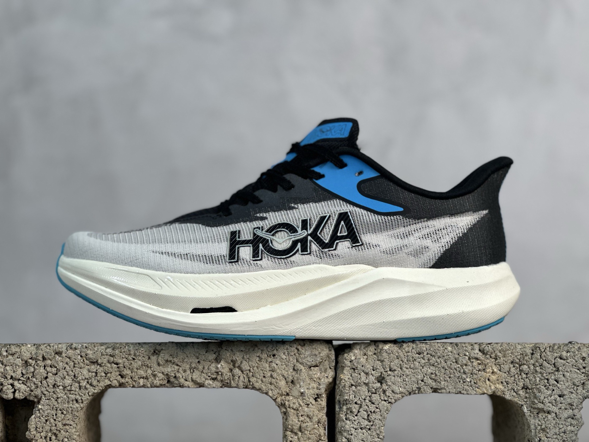 Hoka U Rocket X 3 泡棉科技旗艦競速運動跑鞋