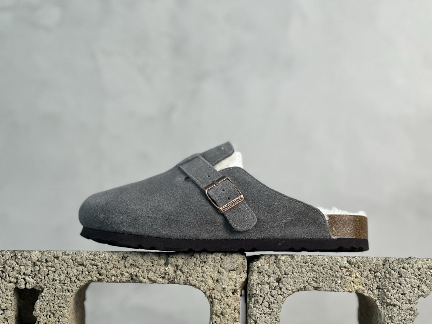 博肯 波士頓系列士低幫加絨牛皮絨面革復古軟木底包頭露跟休閒鞋