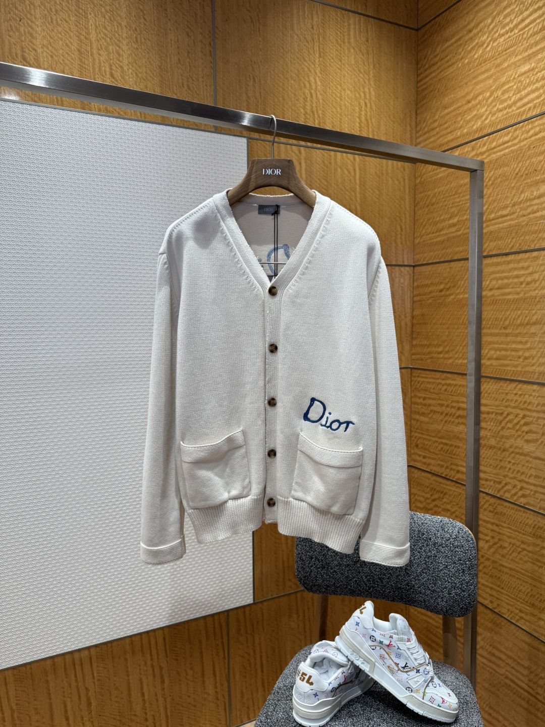 DIOR迪奥朋友刺绣棉质混纺纽扣毛衣开衫