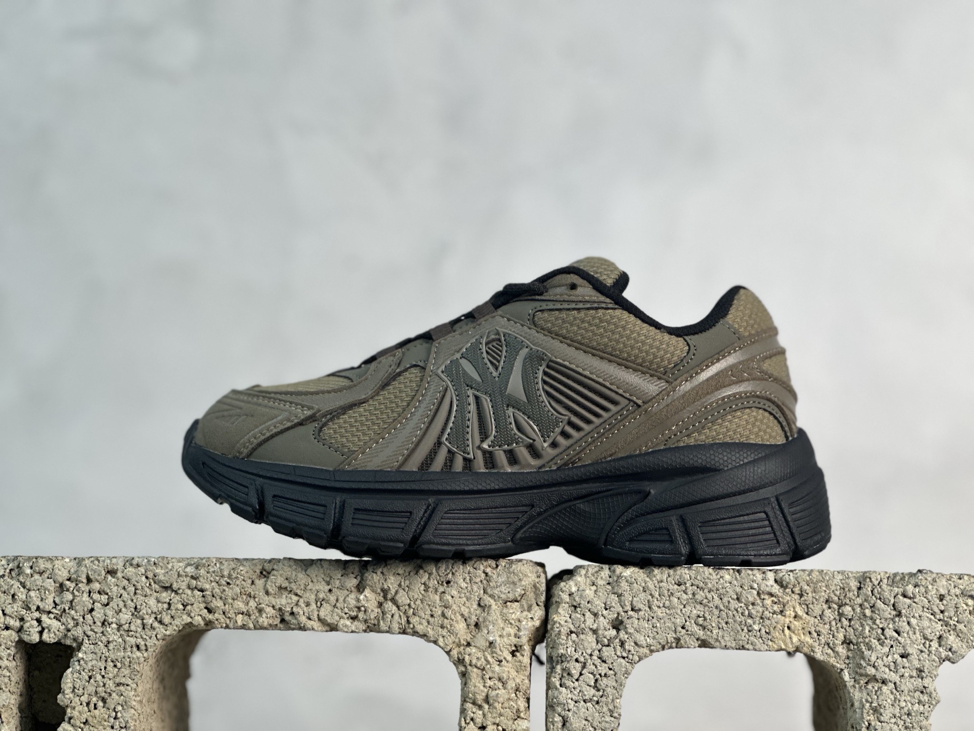 MLB 紐約洋基隊魔術貼輕量增高厚底休閒運動鞋