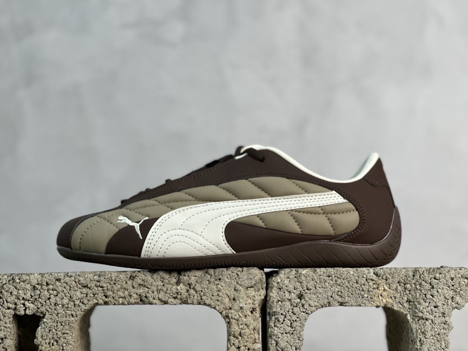 Puma Bella Low 貝拉V2系列低幫薄底德訓復古風經典百搭休閒慢跑鞋